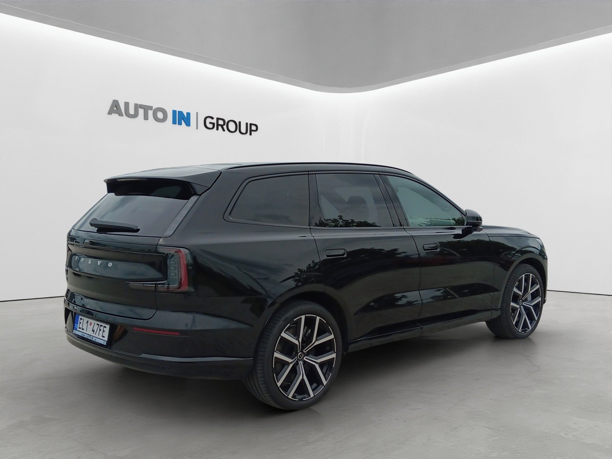 Volvo EX90, ULTRA TWIN Motor vzduch B&W - fotka 6