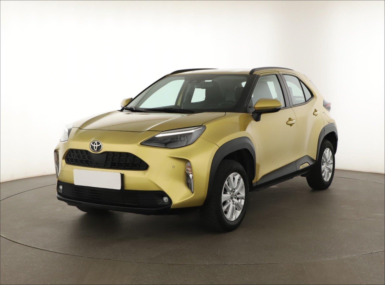 Toyota Yaris Cross, 1.5 VVT-i, Comfort, ČR,1.maj - fotka 2