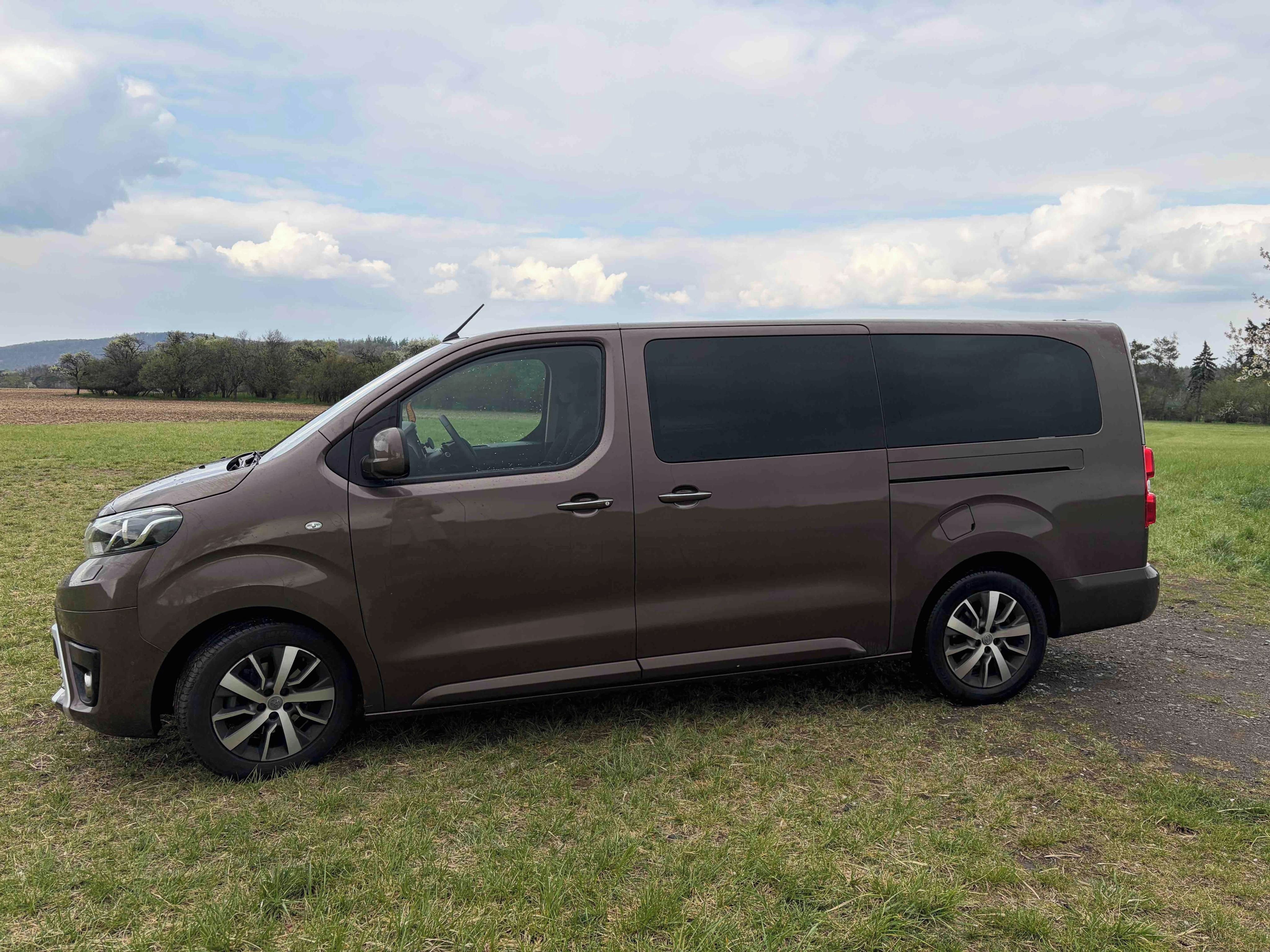Toyota Proace Verso, 2.0 D-4D 14 AT - fotka 4
