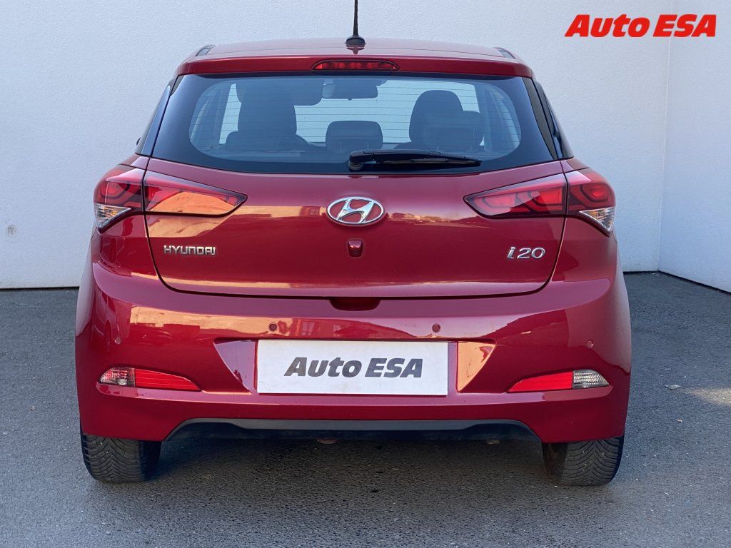 Hyundai i20, 1.2i,Navi,kamera - fotka 5