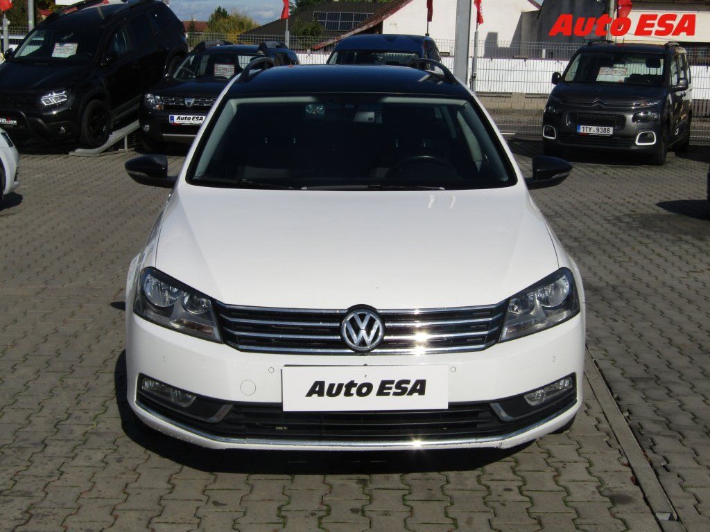 Volkswagen Passat, 2.0 TSi,autoAC - fotka 2