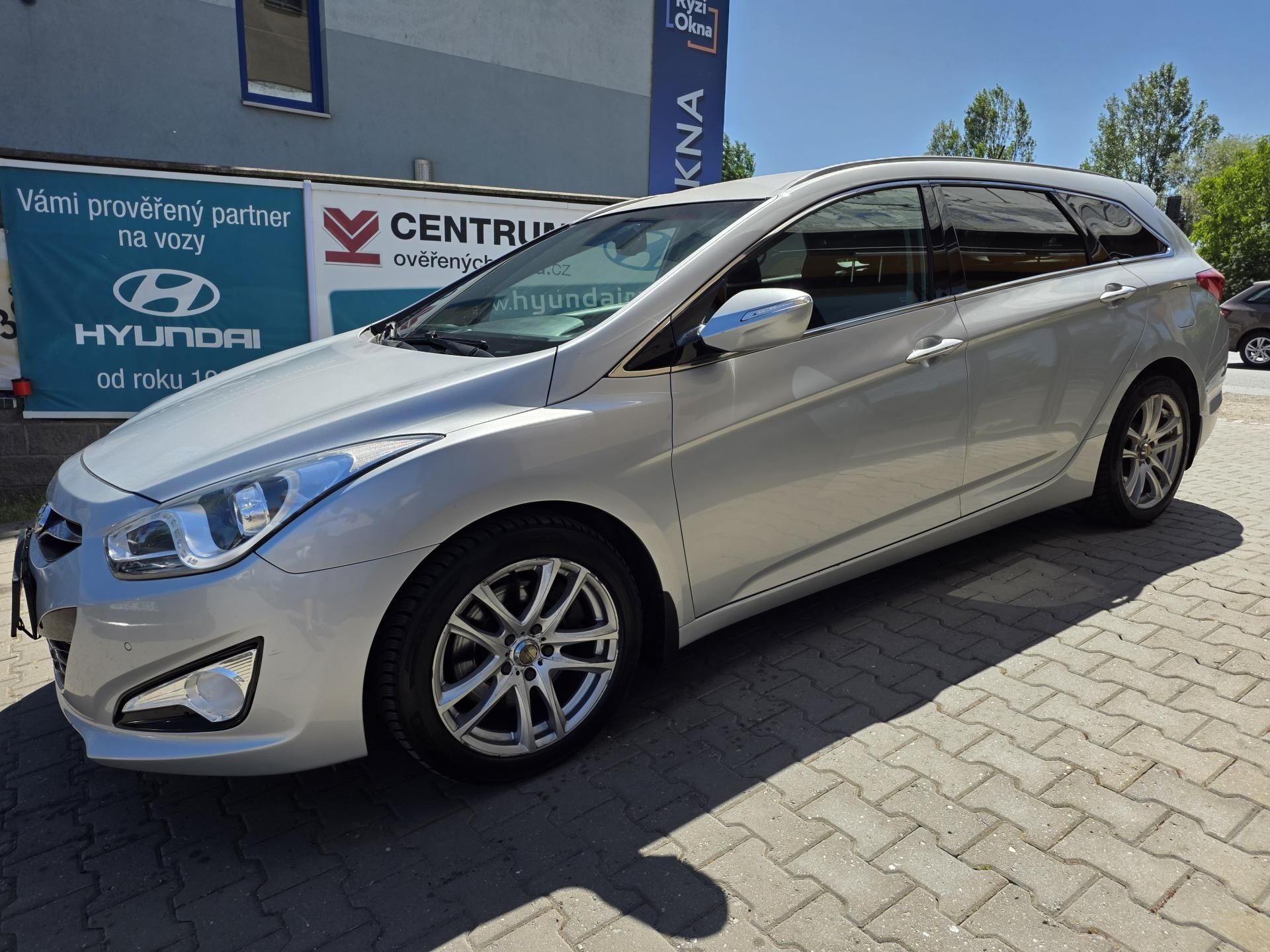 Hyundai i40, 1.7-100KW-KAMERA-AUT.KLIMA - fotka 5