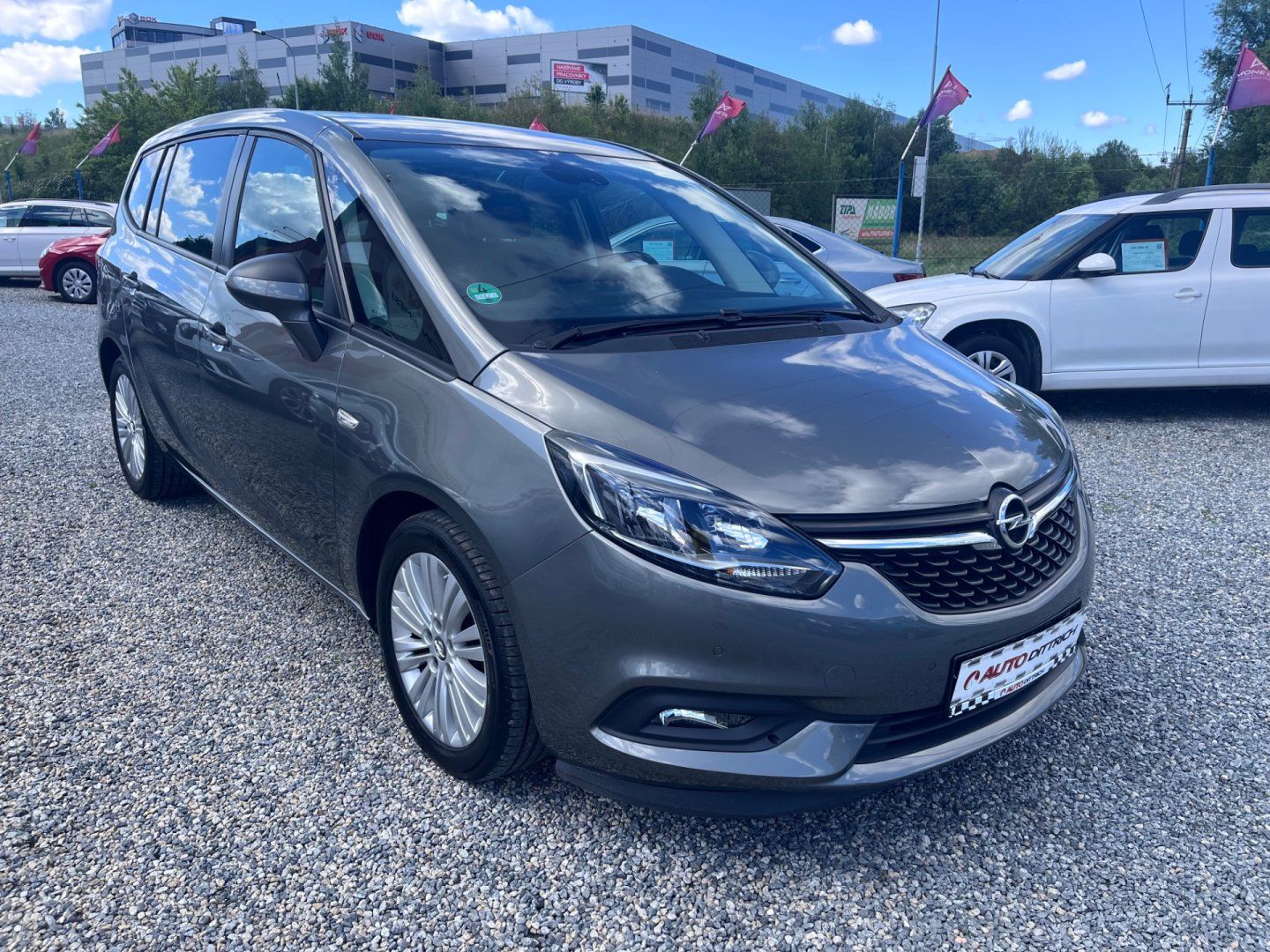 Opel Zafira, 1.6 TAŽNÝ - fotka 4