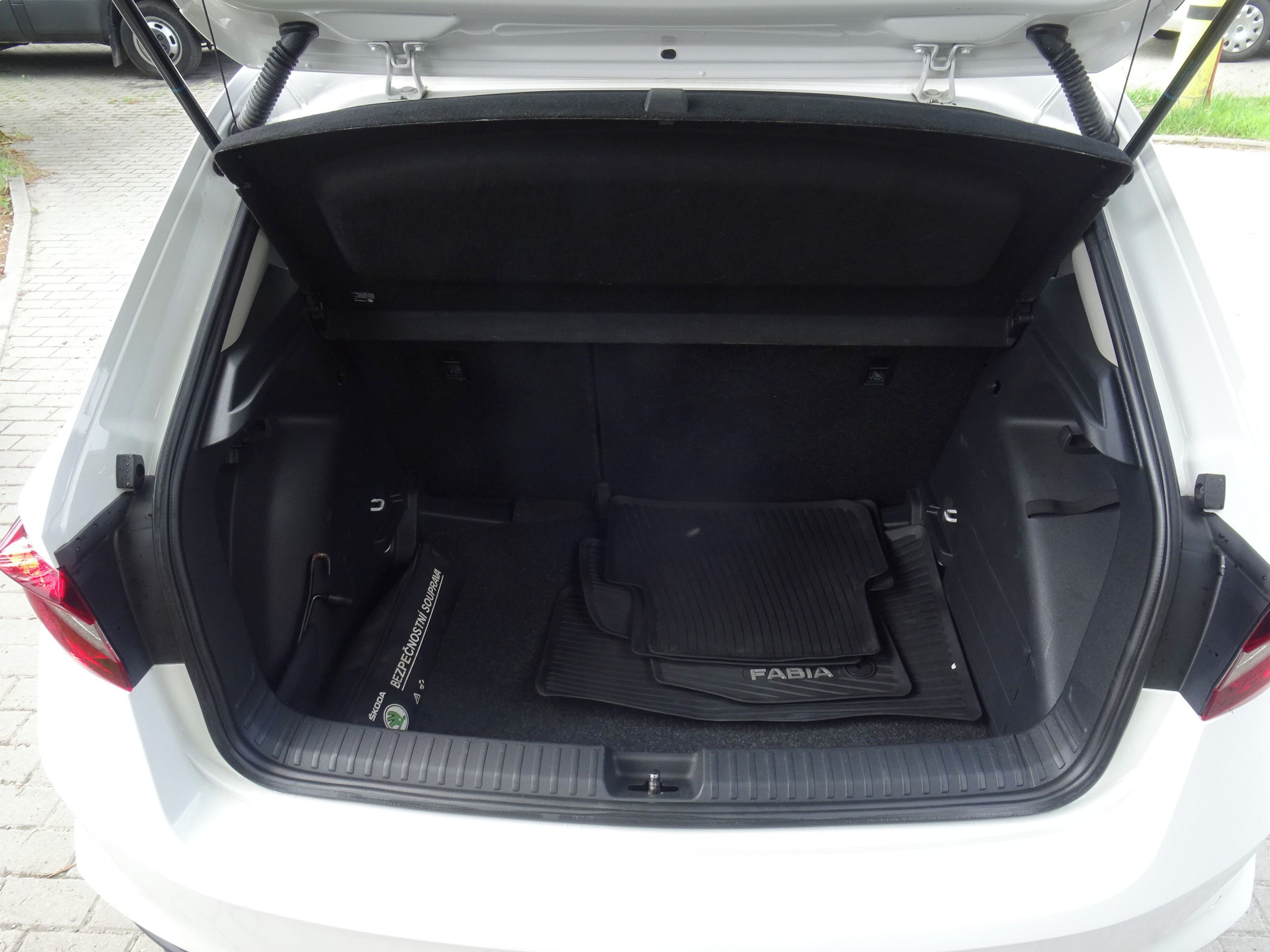 Škoda Fabia, 1.0 TSI, KOUPENO V ČR - fotka 6