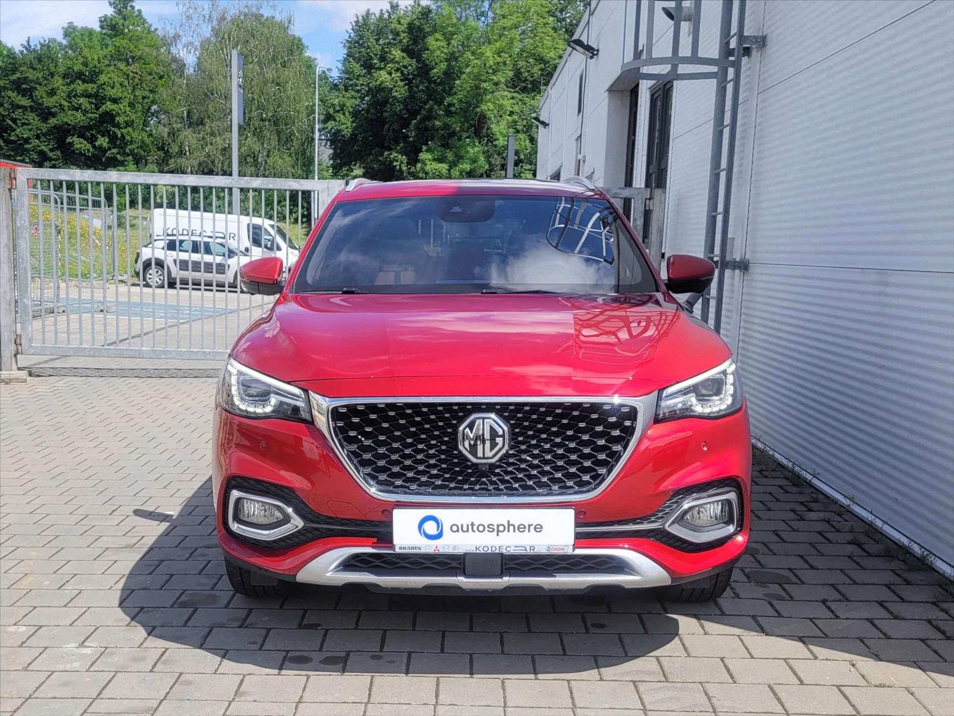 MG HS, 1,5 TGI 7AT  Exclusive - červe - fotka 2