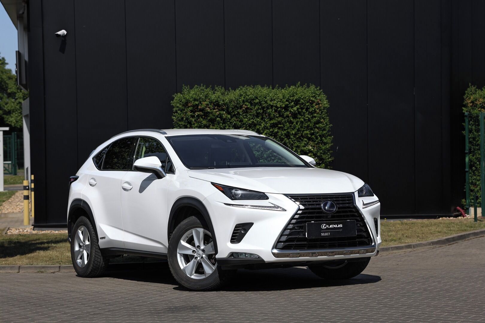 Lexus NX 300h, 300H 2,5 HEV PRESTIEGE SAFETY - fotka 2