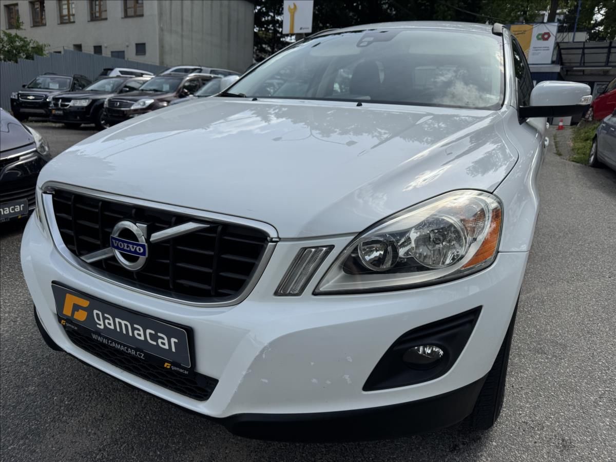 Volvo XC60, 2,4 krasný stav +1MAJITEL !! - fotka 2
