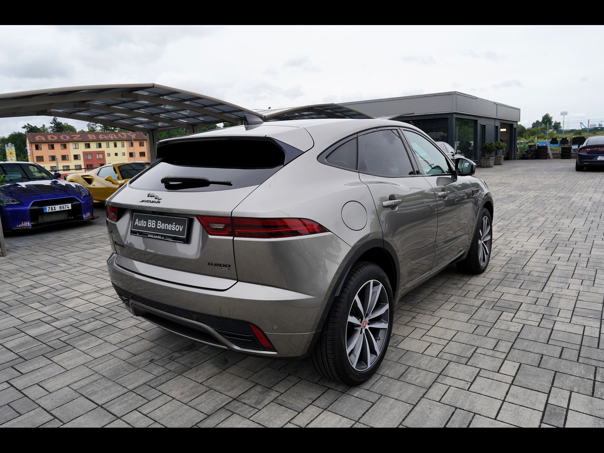 Jaguar E-Pace, D200 4WD R-Dynamic/Aut/LED/fac - fotka 6