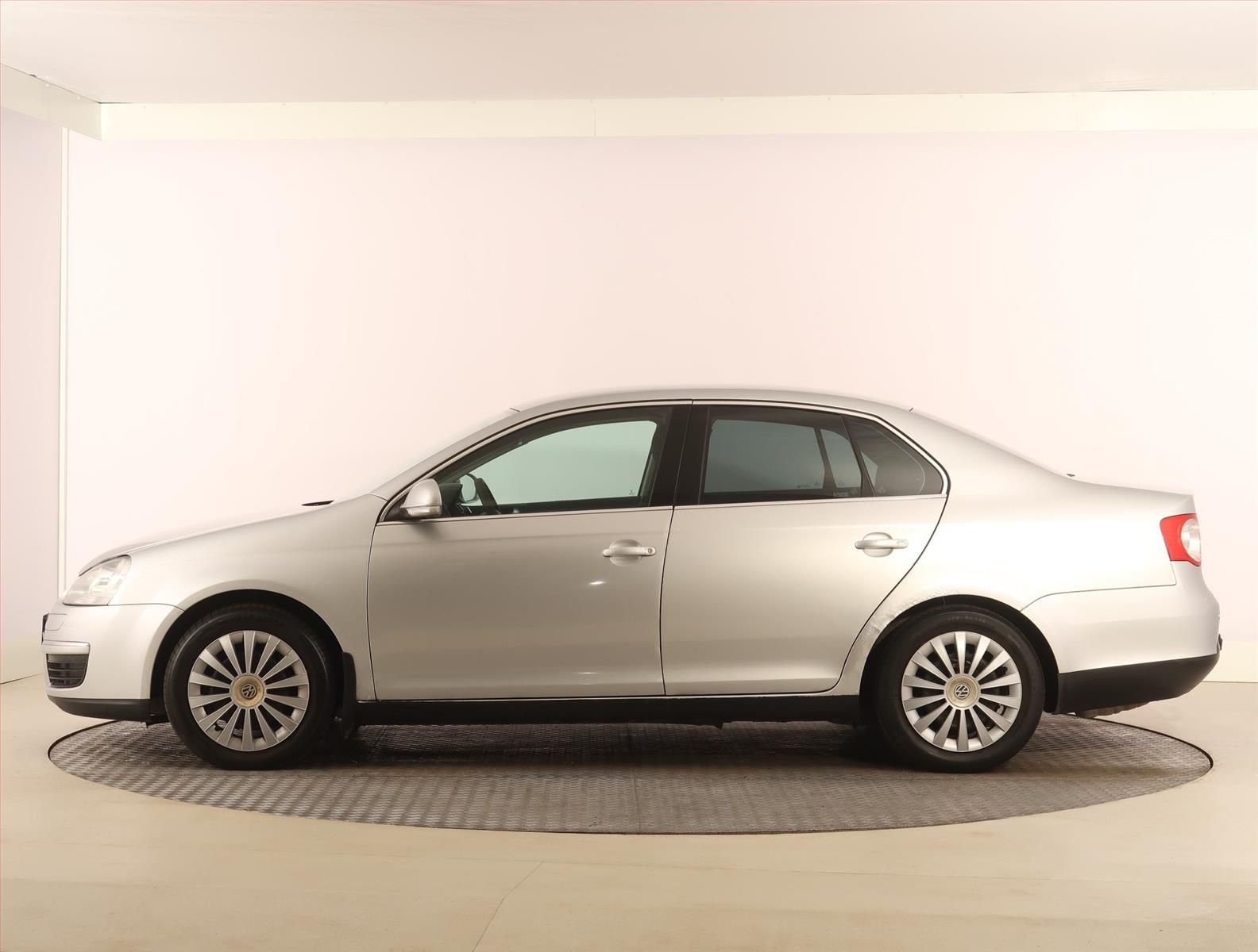 Volkswagen Jetta, 2.0 TDI, Serv.kniha, Klima - fotka 3