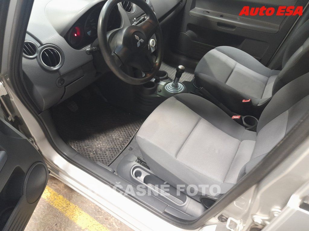 Mitsubishi Colt, 1.3i - fotka 3