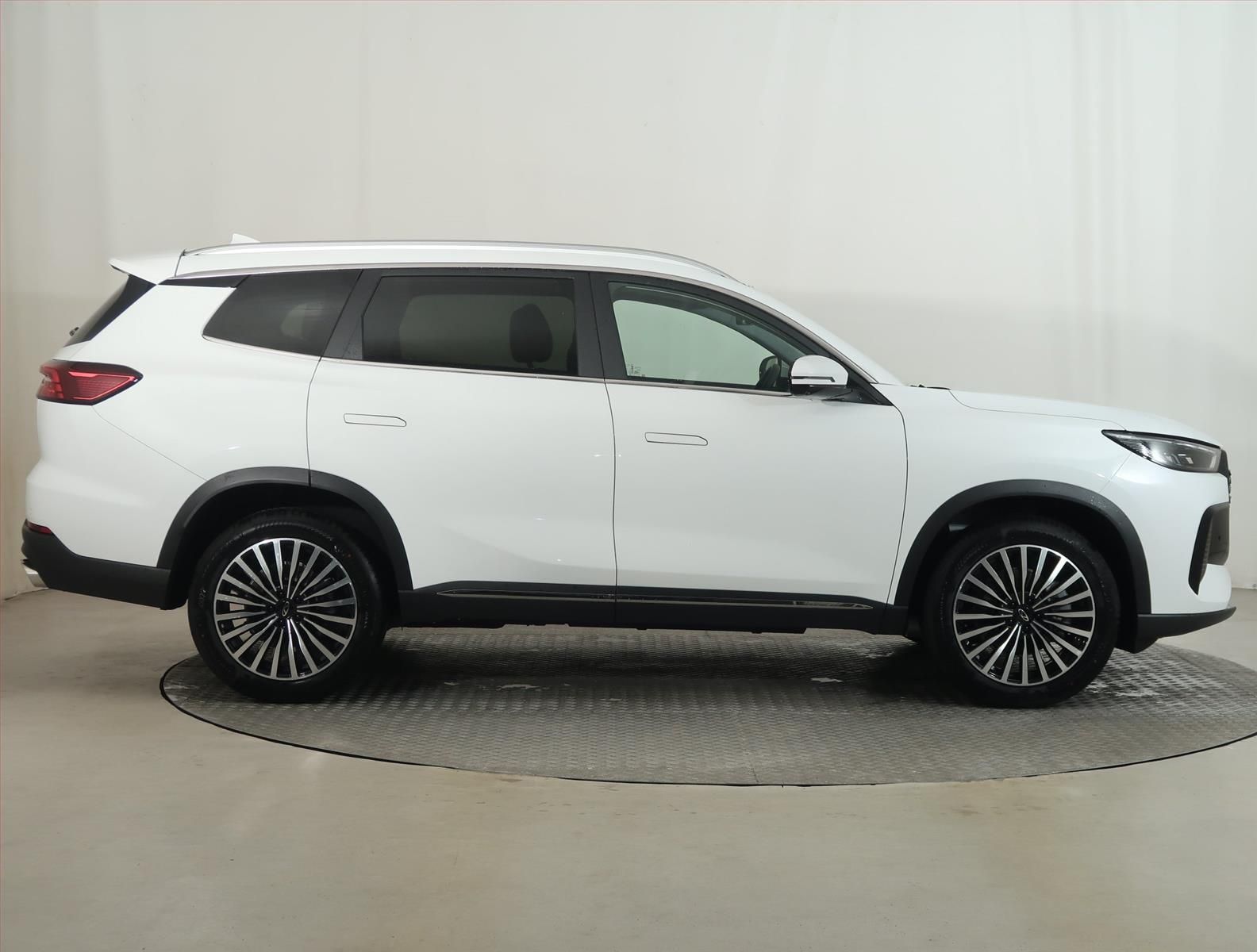 Chery Tiggo 8, 1.6 TGDI, UNIQUE, Ad. tempomat - fotka 6