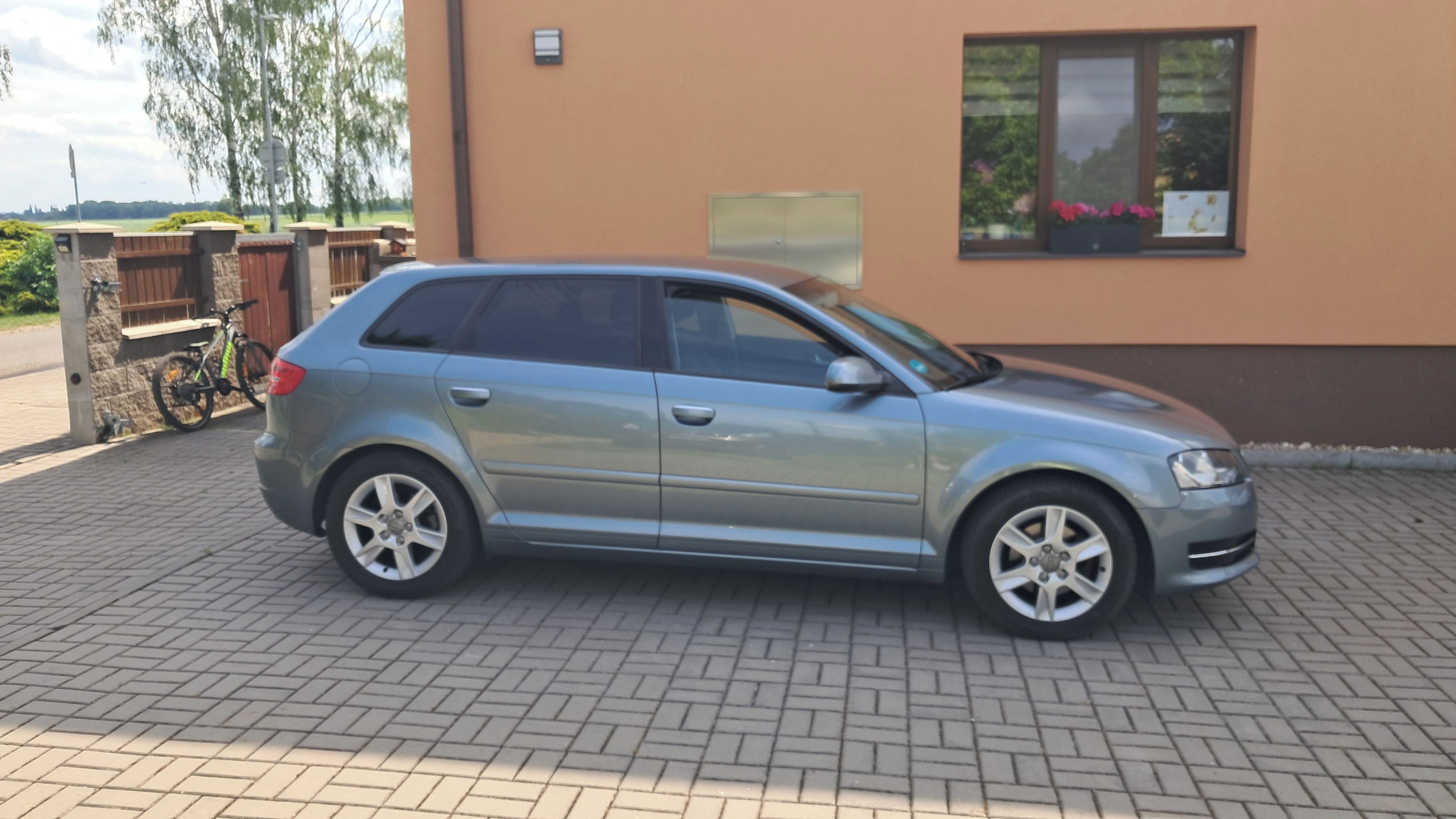 Audi A3, Sportback 1.4i / 92KW - fotka 4