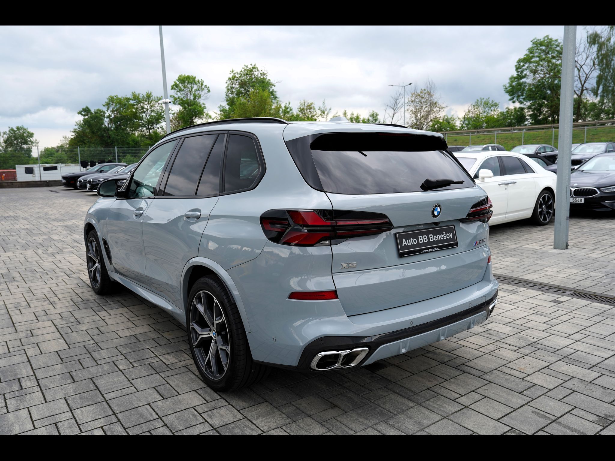 BMW X5, M60i xDrive/AT9/21"/530 PS - fotka 4