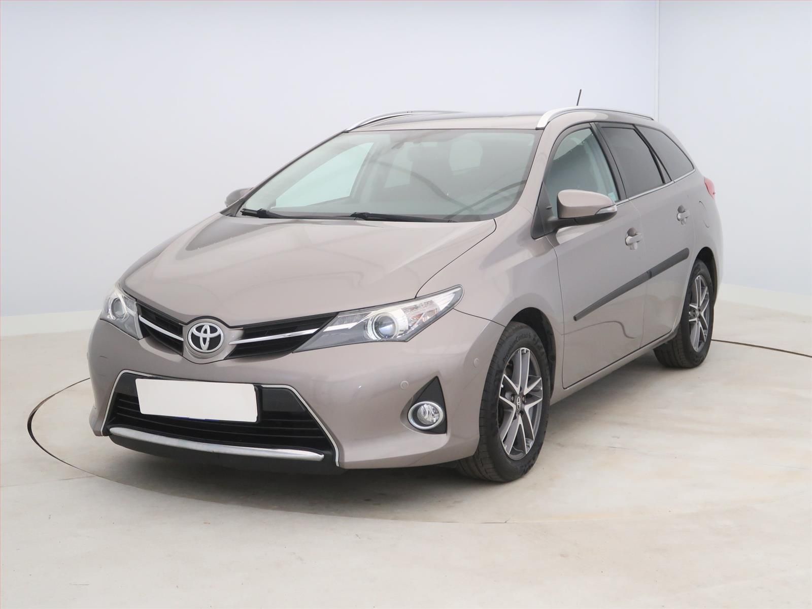 Toyota Auris, 1.6 Valvematic, Serv.kniha - fotka 2