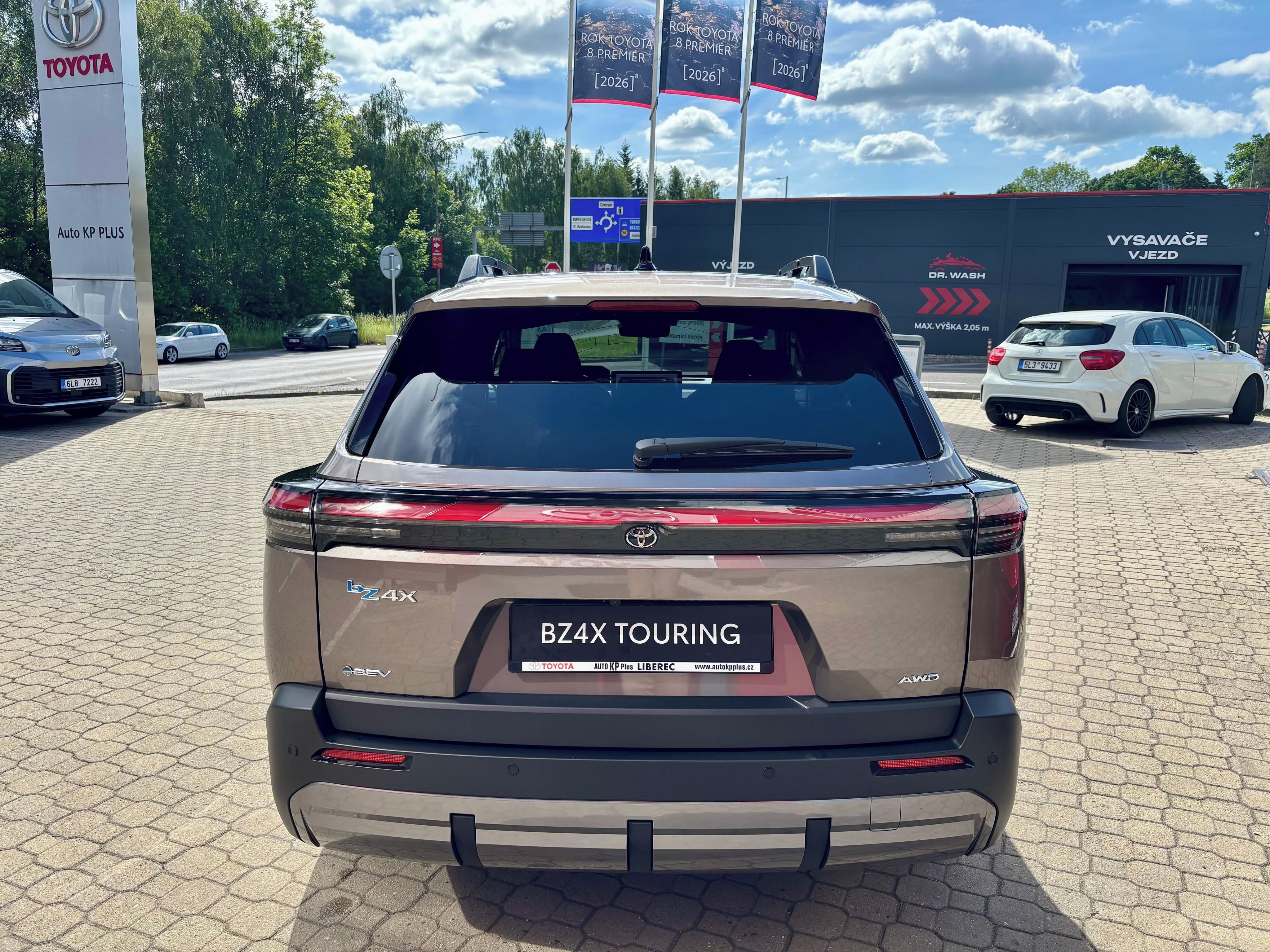 Toyota bZ4X Touring, 380k, Executive EV 4x4 - fotka 5