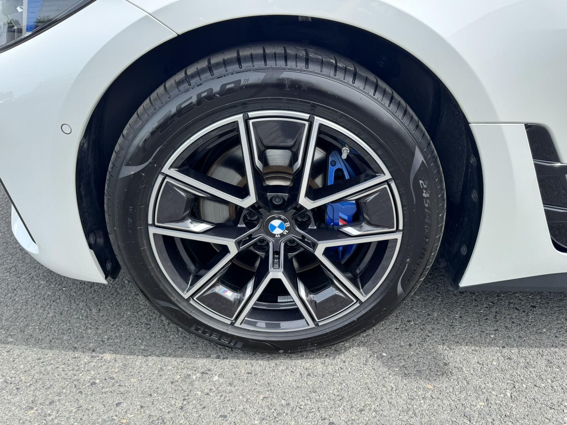BMW i4, i4 xDrive40 M-Paket - fotka 4