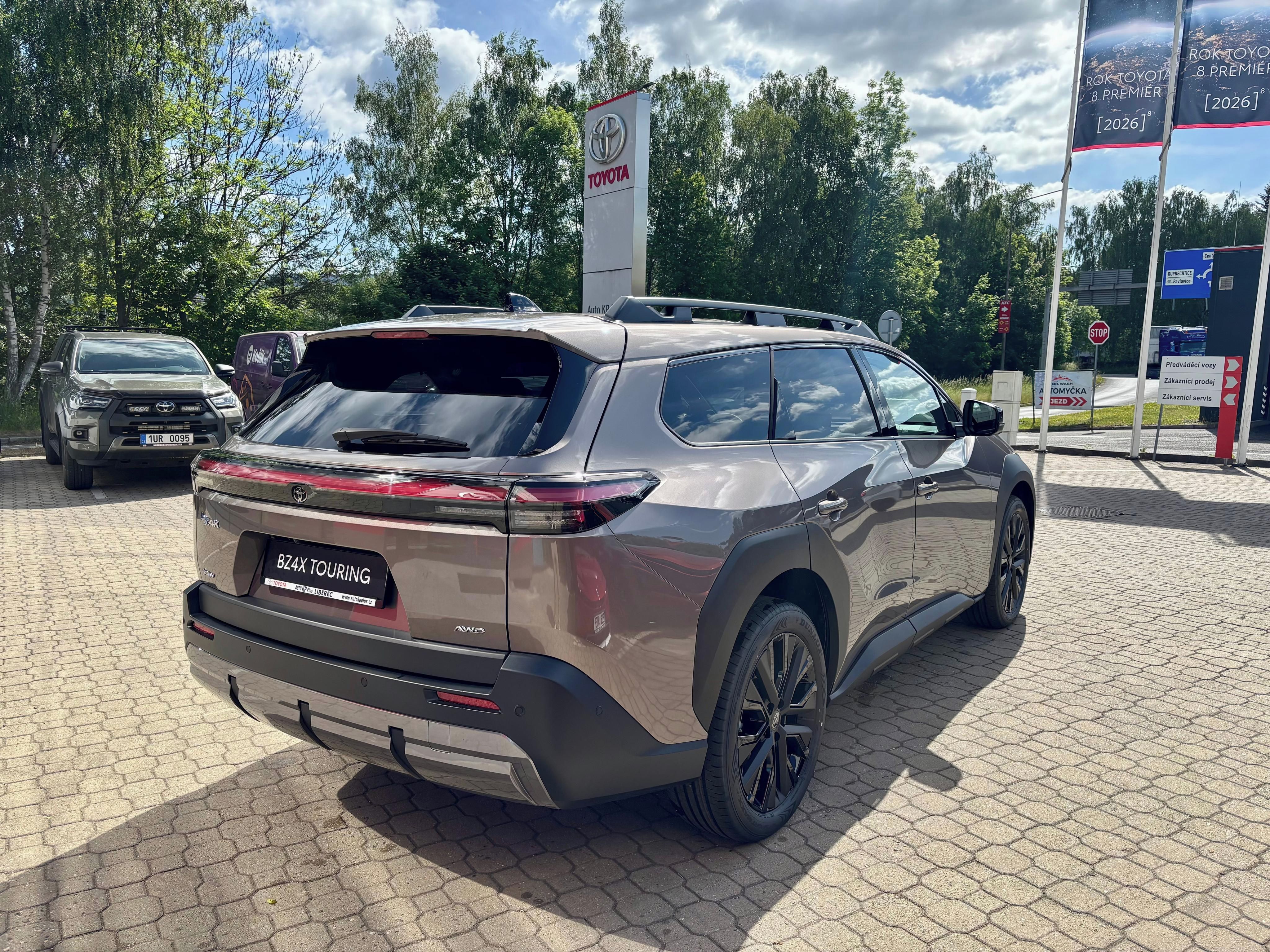 Toyota bZ4X Touring, 380k, Executive EV 4x4 - fotka 4