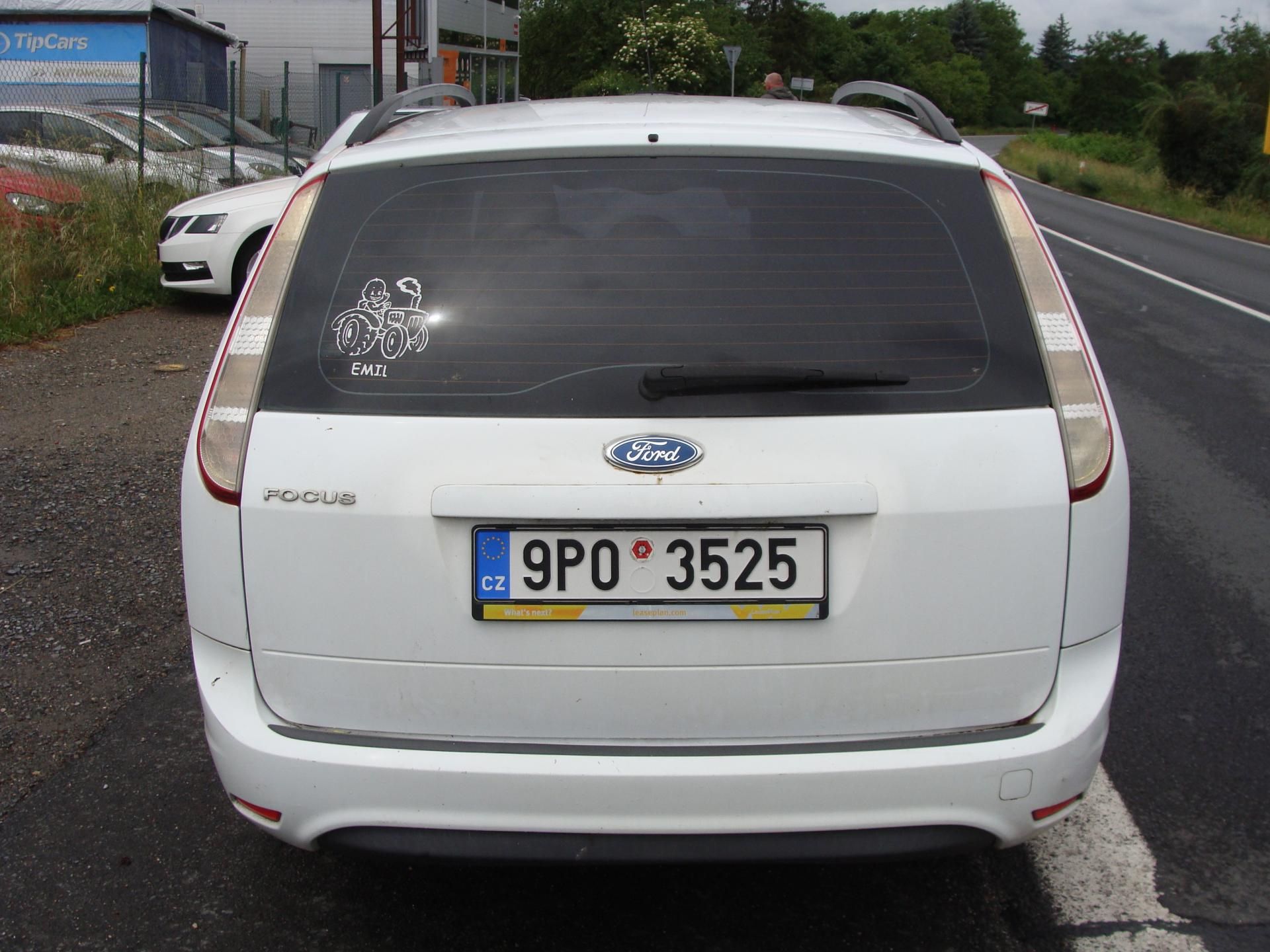 Ford Focus, 1.6i, 74 kW, klimatizace - fotka 4