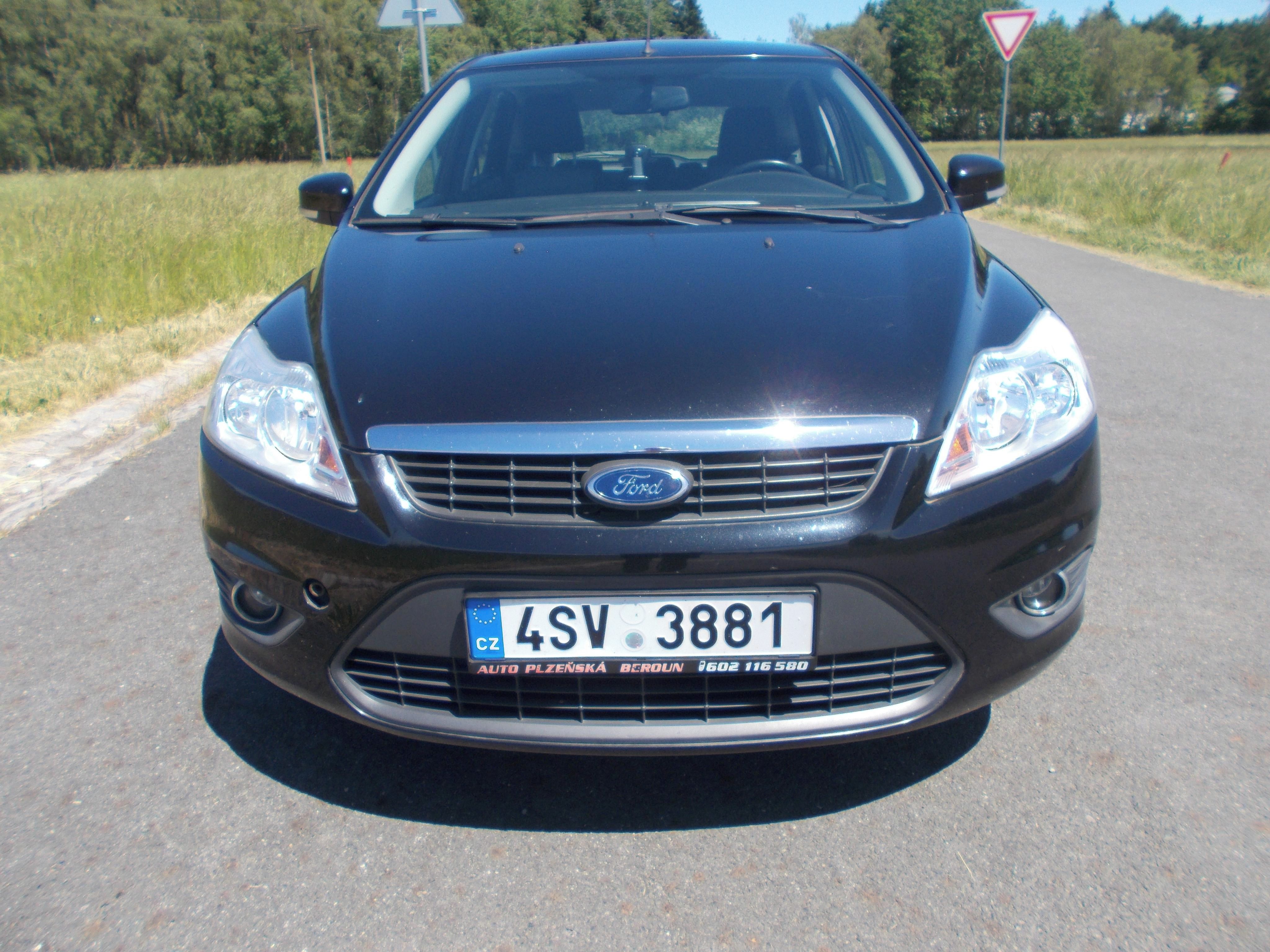Ford Focus, 1,6 74 KW atraktivní auto - fotka 5