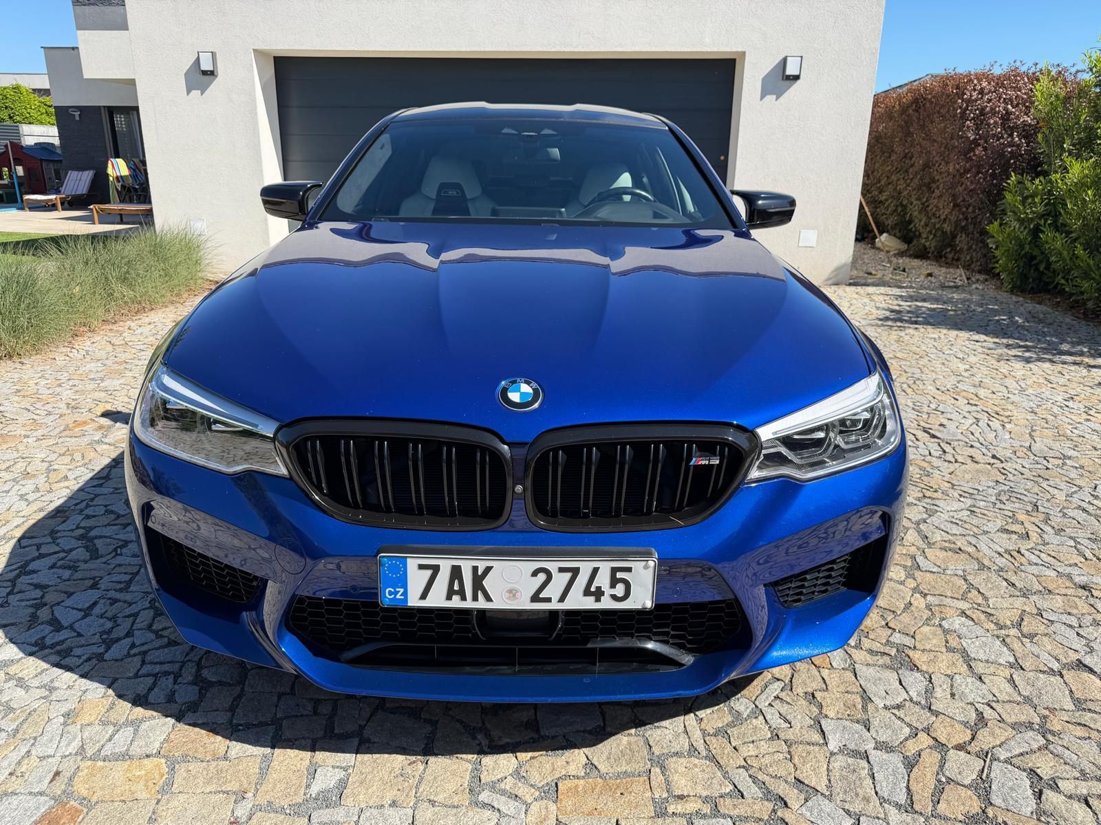 BMW M5, původ ČR, B&W, Marina Bay Blue - fotka 2