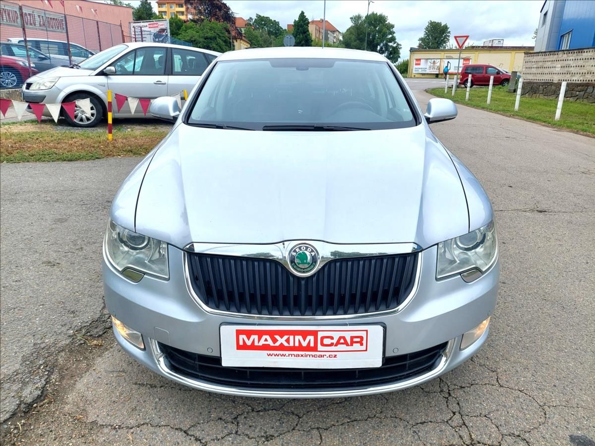 Škoda Superb, 3,6 V6 4x4 - fotka 2