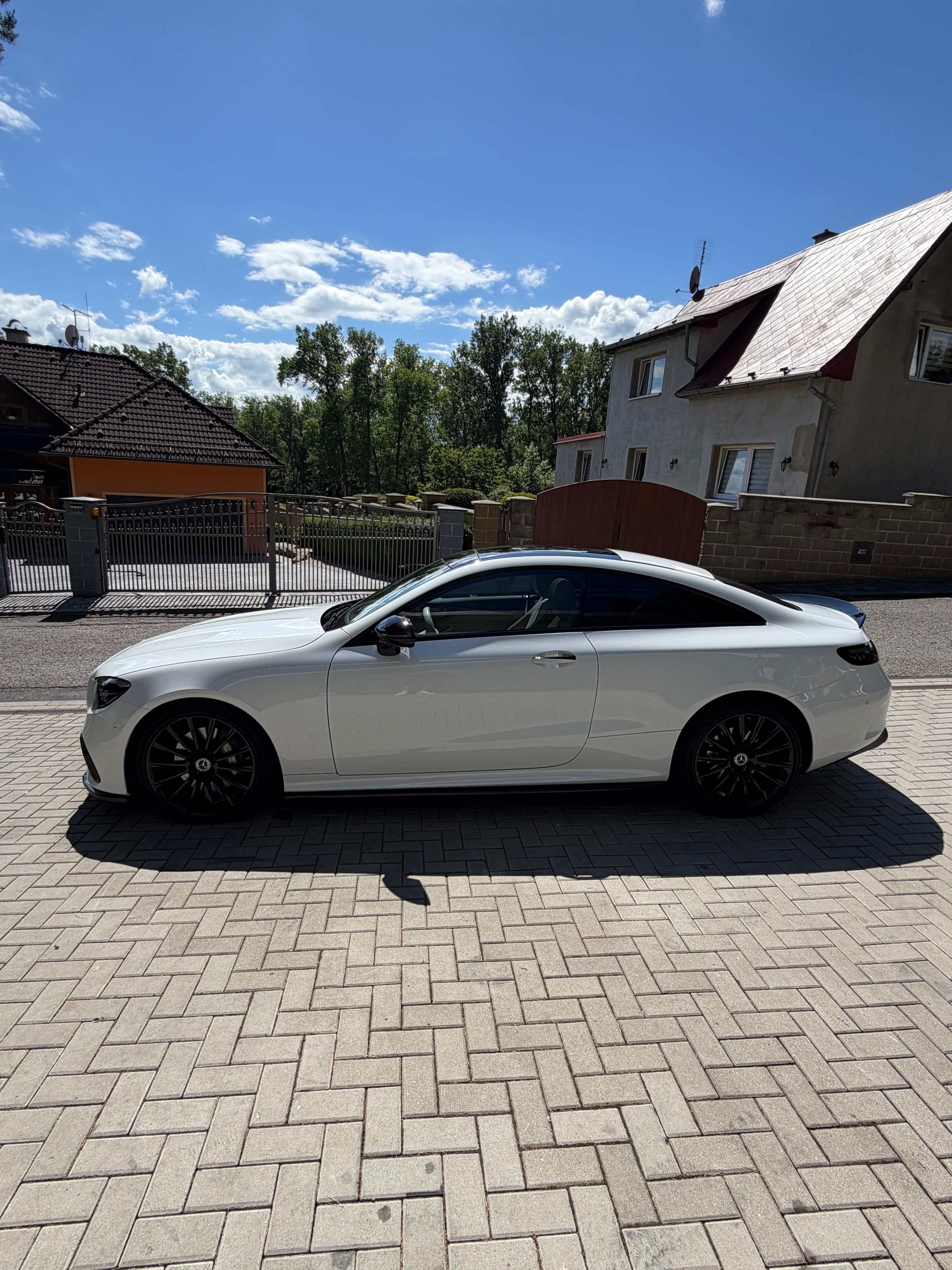 Mercedes-Benz Třídy E, Mercedes E400d coupe 4M - fotka 4