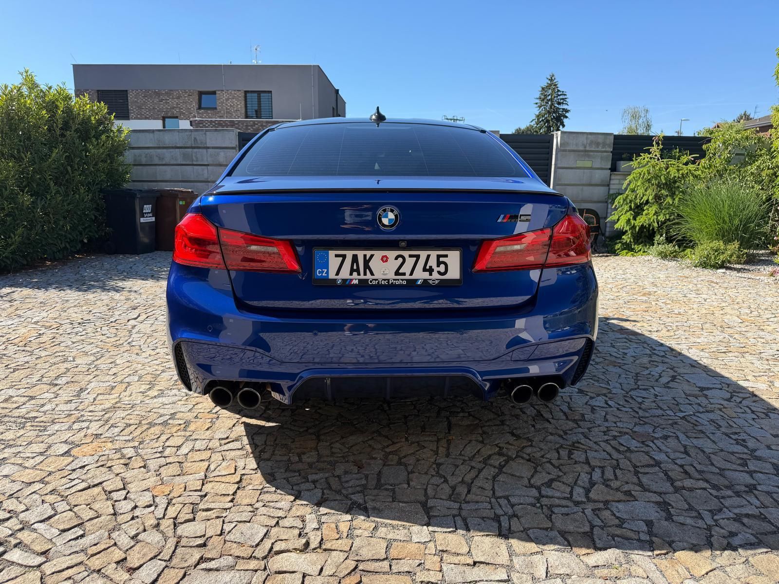BMW M5, původ ČR, B&W, Marina Bay Blue - fotka 6