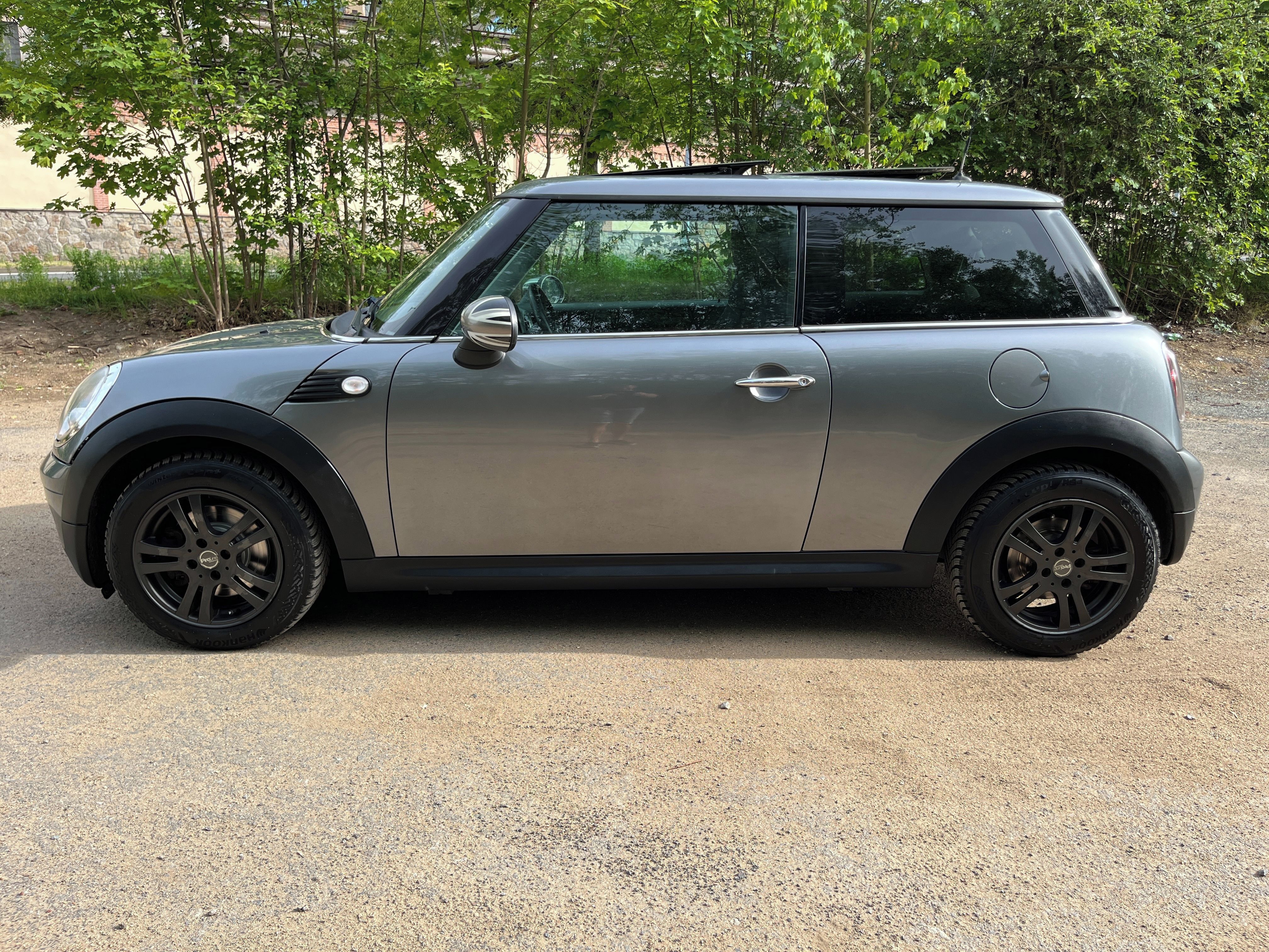 Mini Cooper, 1.4i 70kw 153.000km po servisu - fotka 3