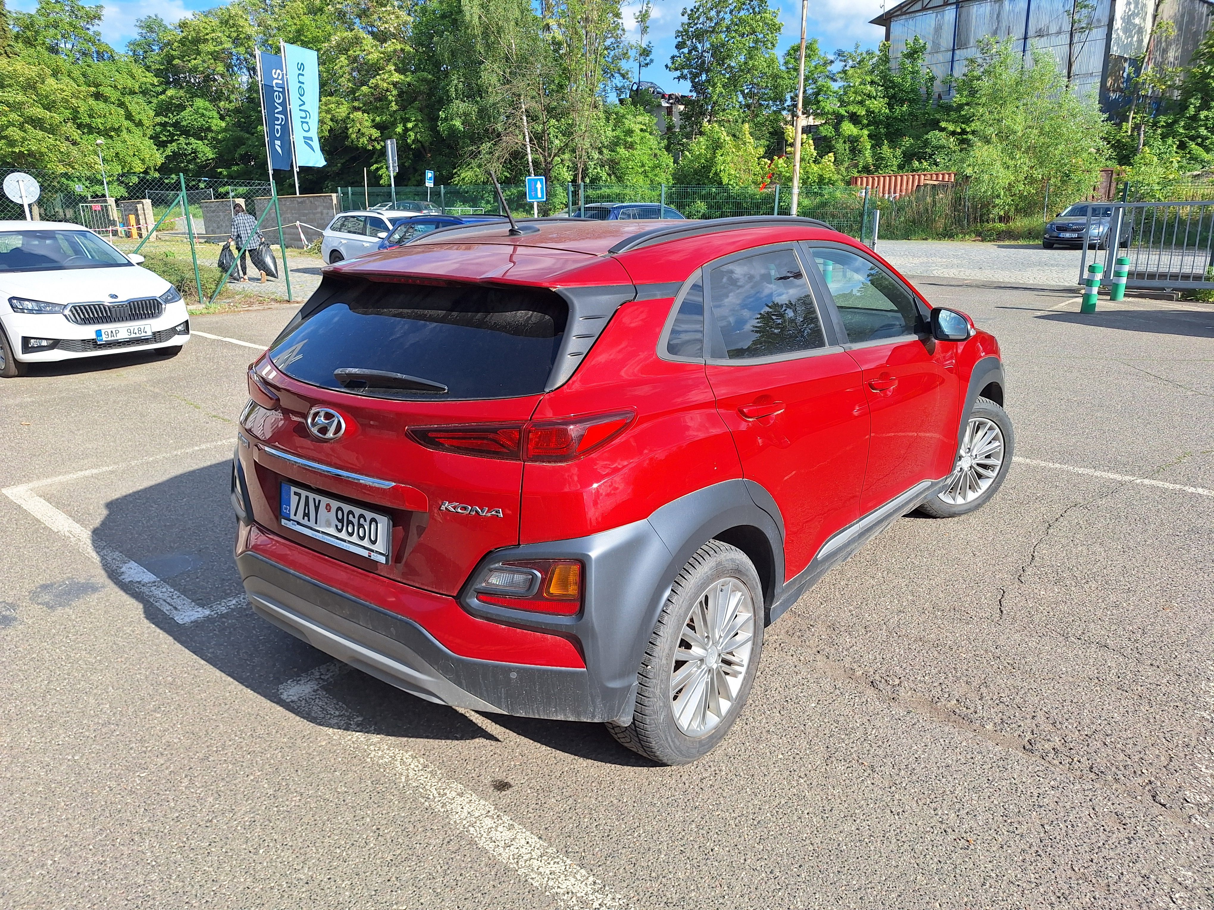 Hyundai Kona, 1.0-TGDI 88kw Style čr32 000km - fotka 3
