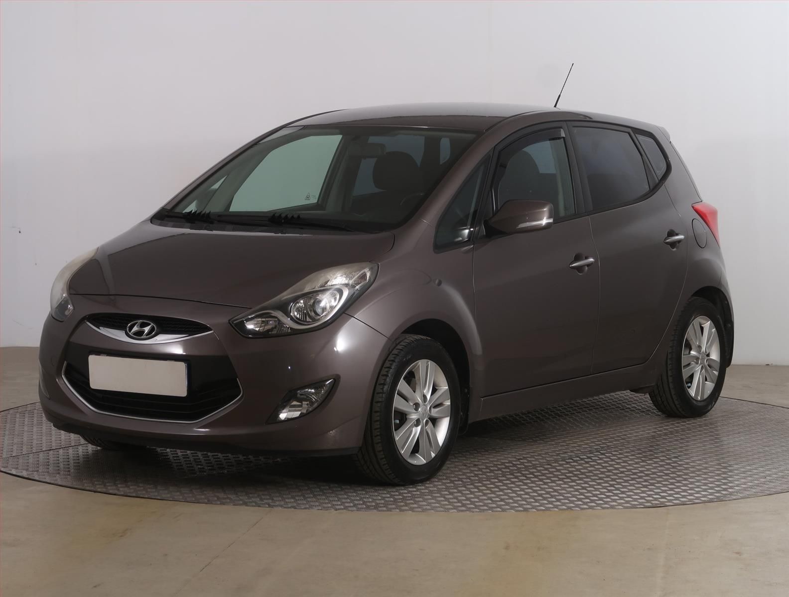 Hyundai ix20, 1.6 CVVT, Serv.kniha - fotka 2