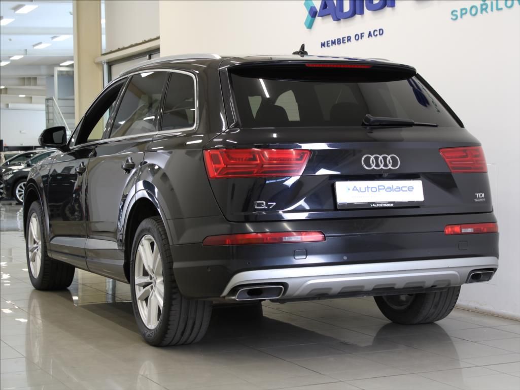 Audi Q7, 3,0 TDi 200kW S-line 7-míst ČR - fotka 3
