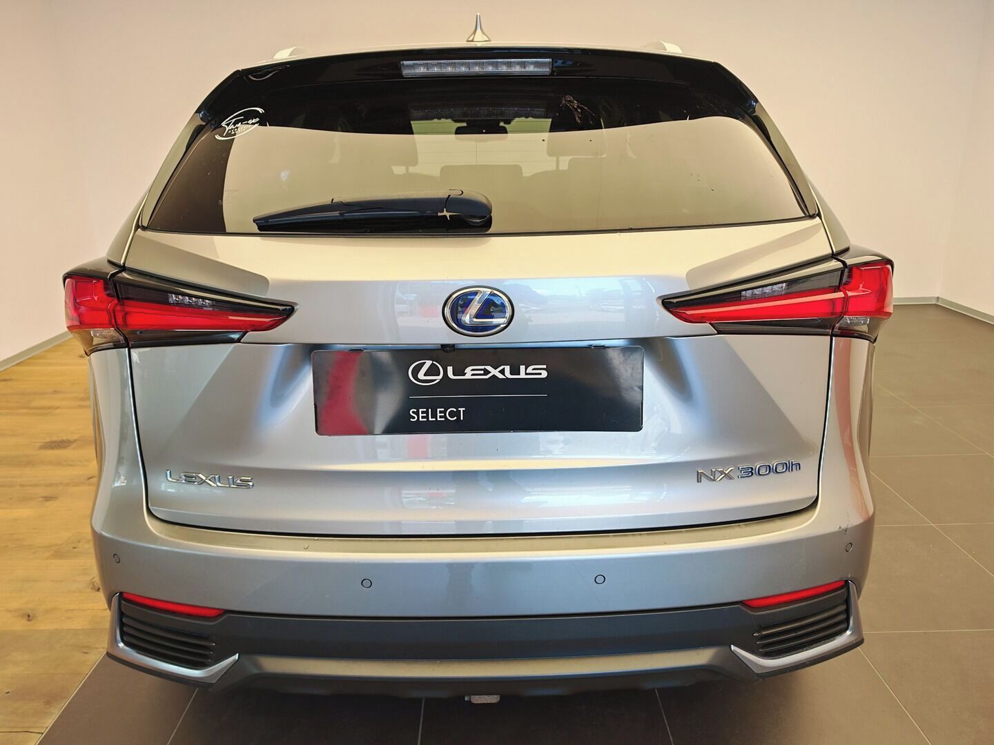 Lexus NX 300h, 2,5 300h 4WD Luxury ČR - fotka 5
