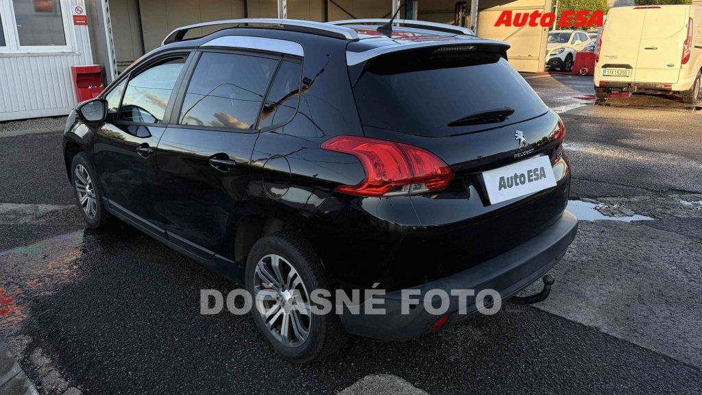 Peugeot 2008, 1.2 Puretech - fotka 2