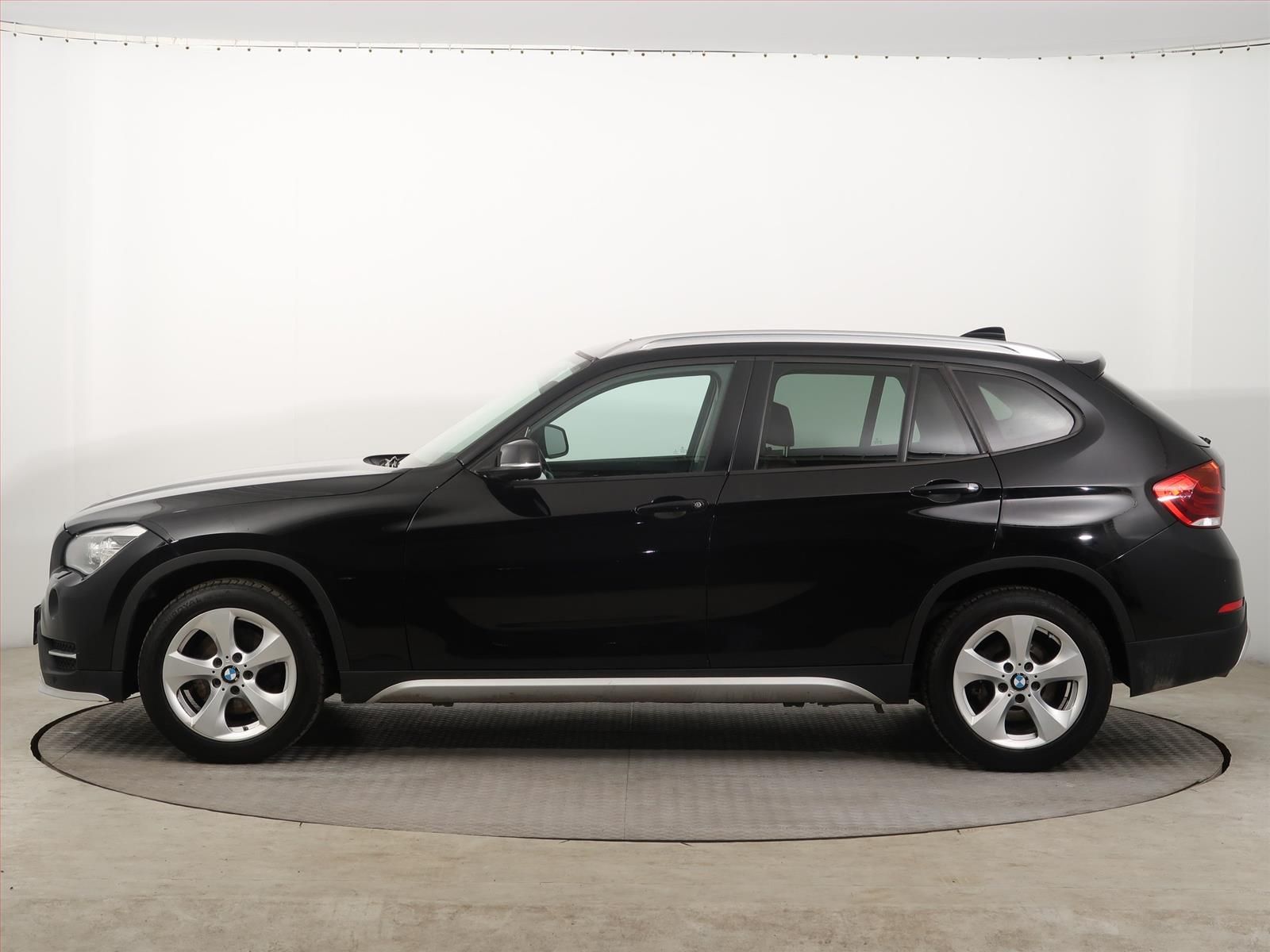 BMW X1, sDrive20d, Kůže, Navi - fotka 3