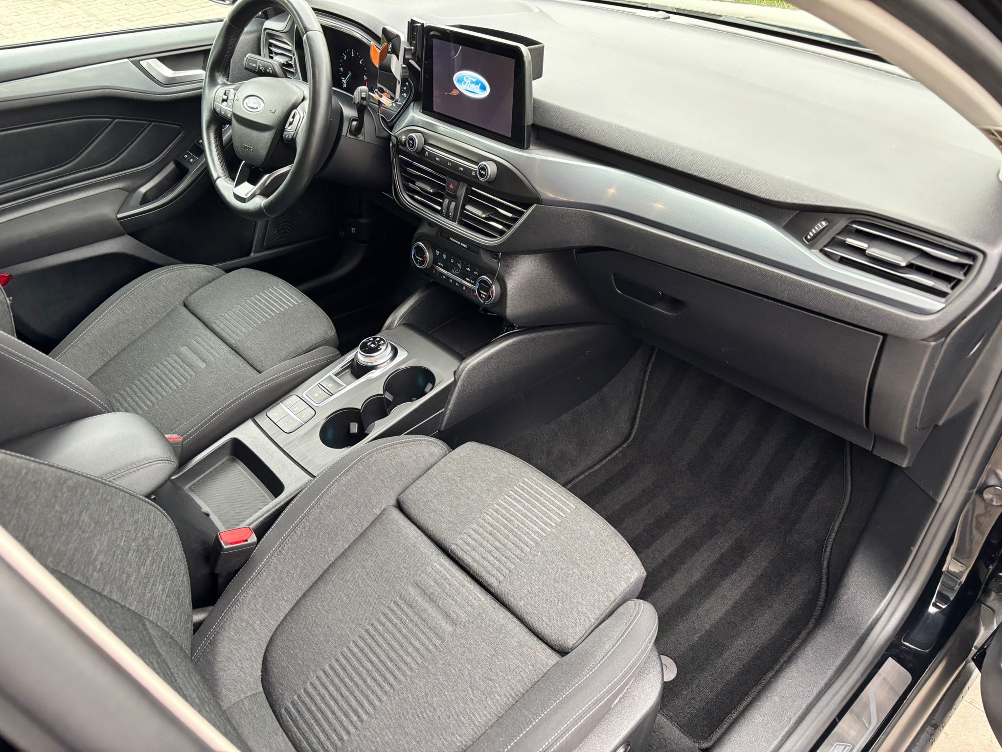 Ford Focus, 2,0 Active - fotka 6
