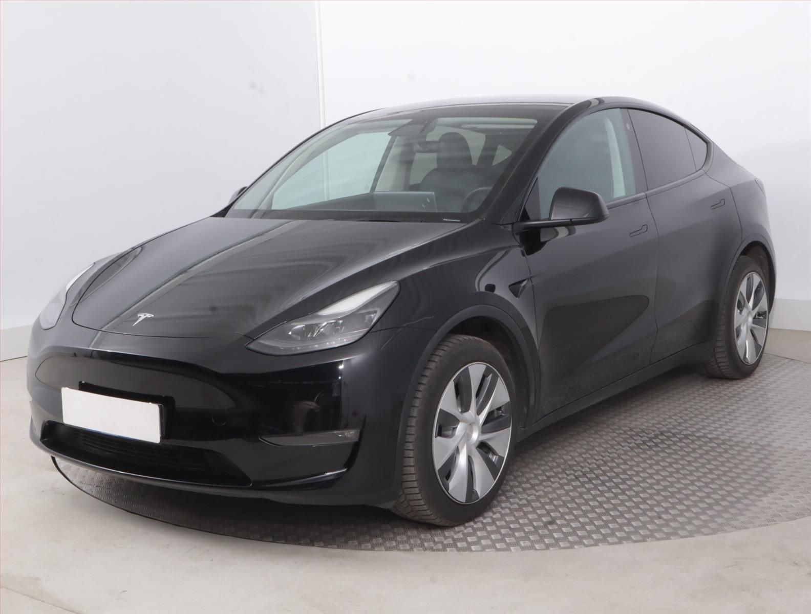 Tesla Model Y, Long Range AWD 79kWh, SoH 91% - fotka 2