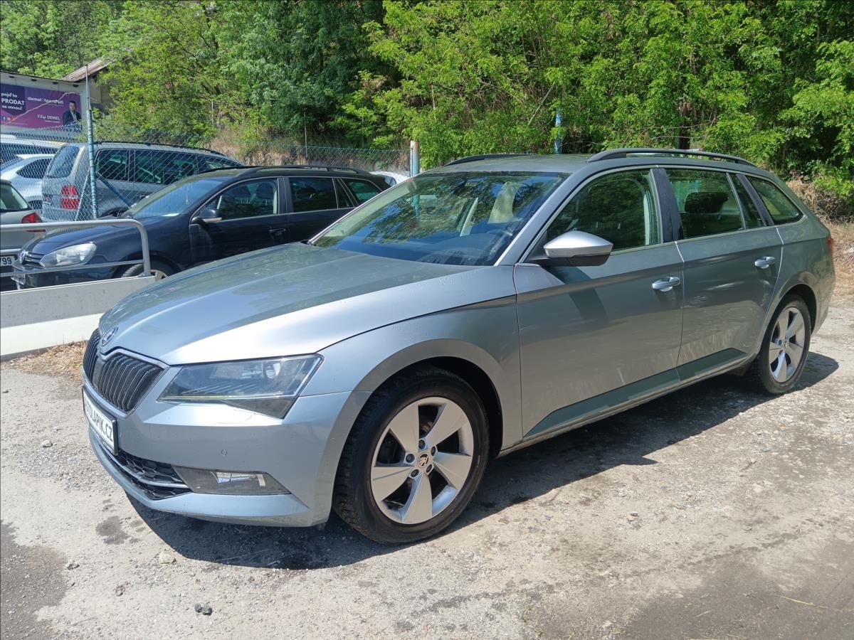 Škoda Superb, 2,0 TDi  Ambition - fotka 4