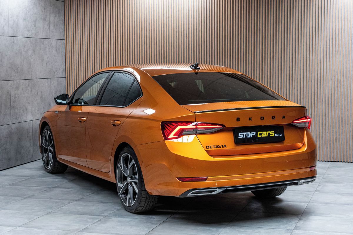 Škoda Octavia, 2.0 TSI SPORTLINE*DCC*4x4*ČR - fotka 4
