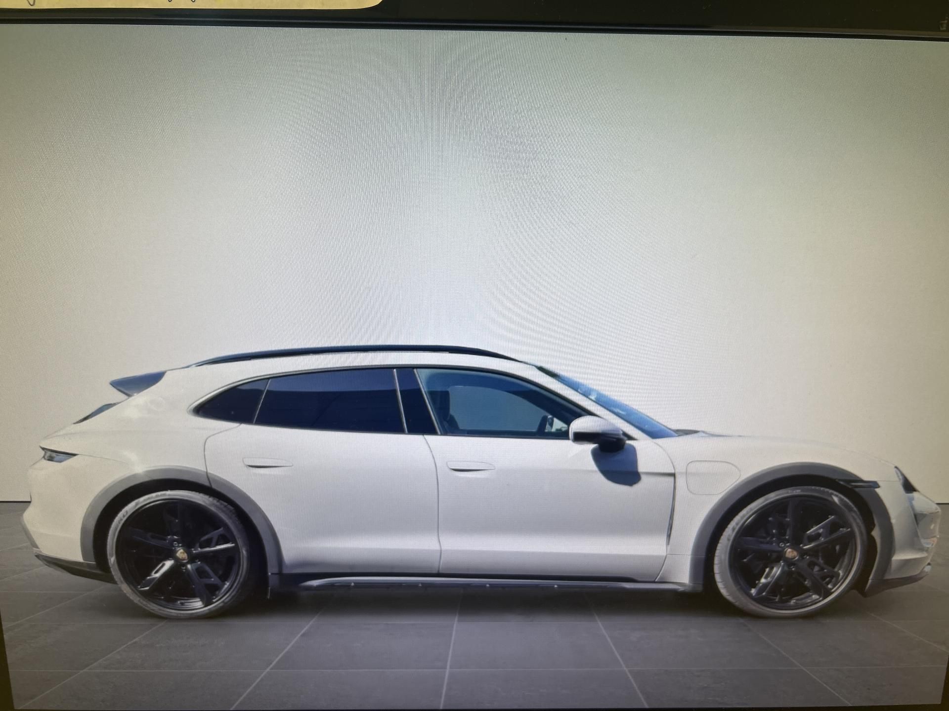 Porsche Taycan, 4 CROSS TURISMO 93% - fotka 2