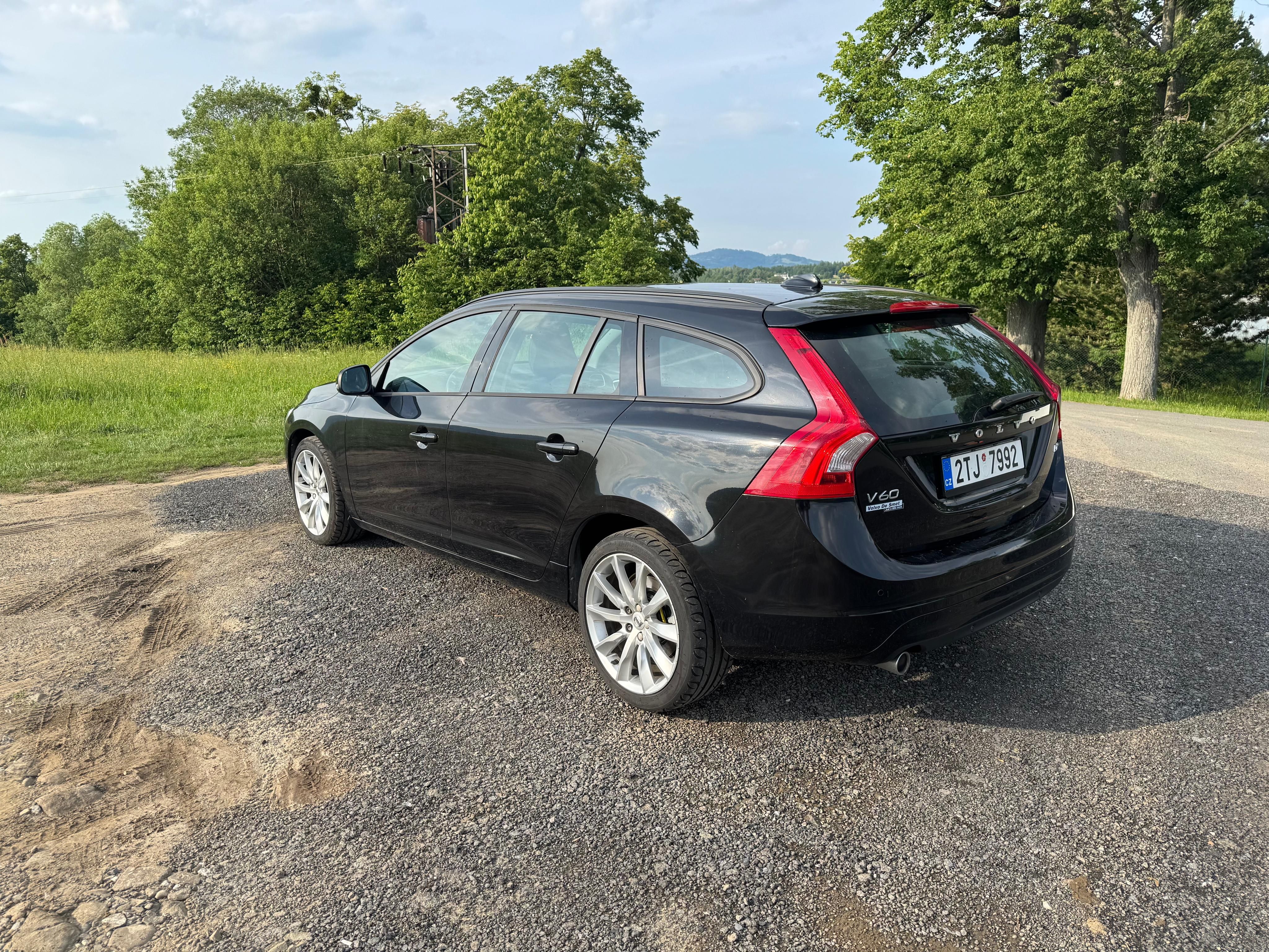 Volvo V60, Volvo V60, 2016, 88kw, 2.0 - fotka 2