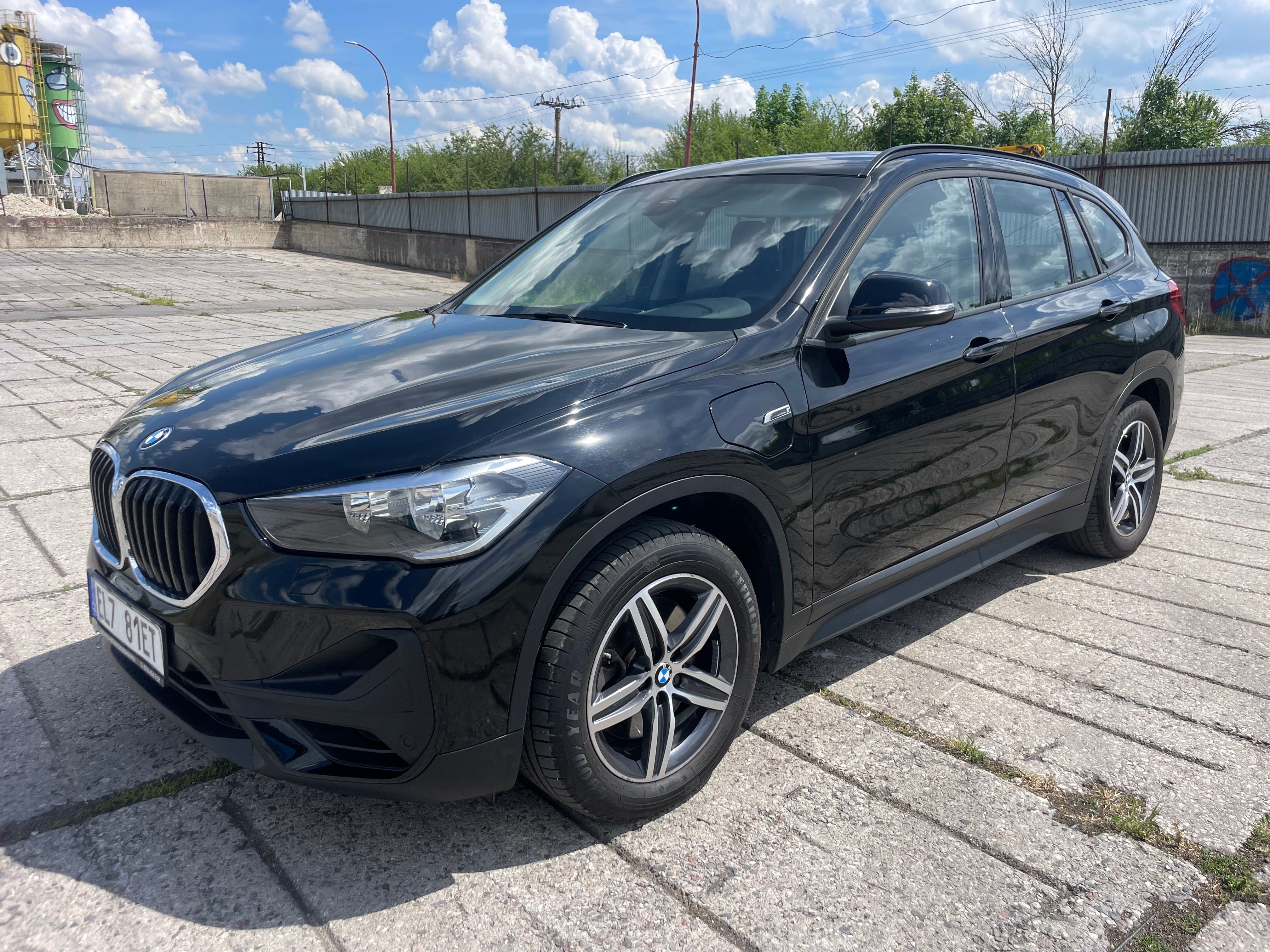 BMW iX1