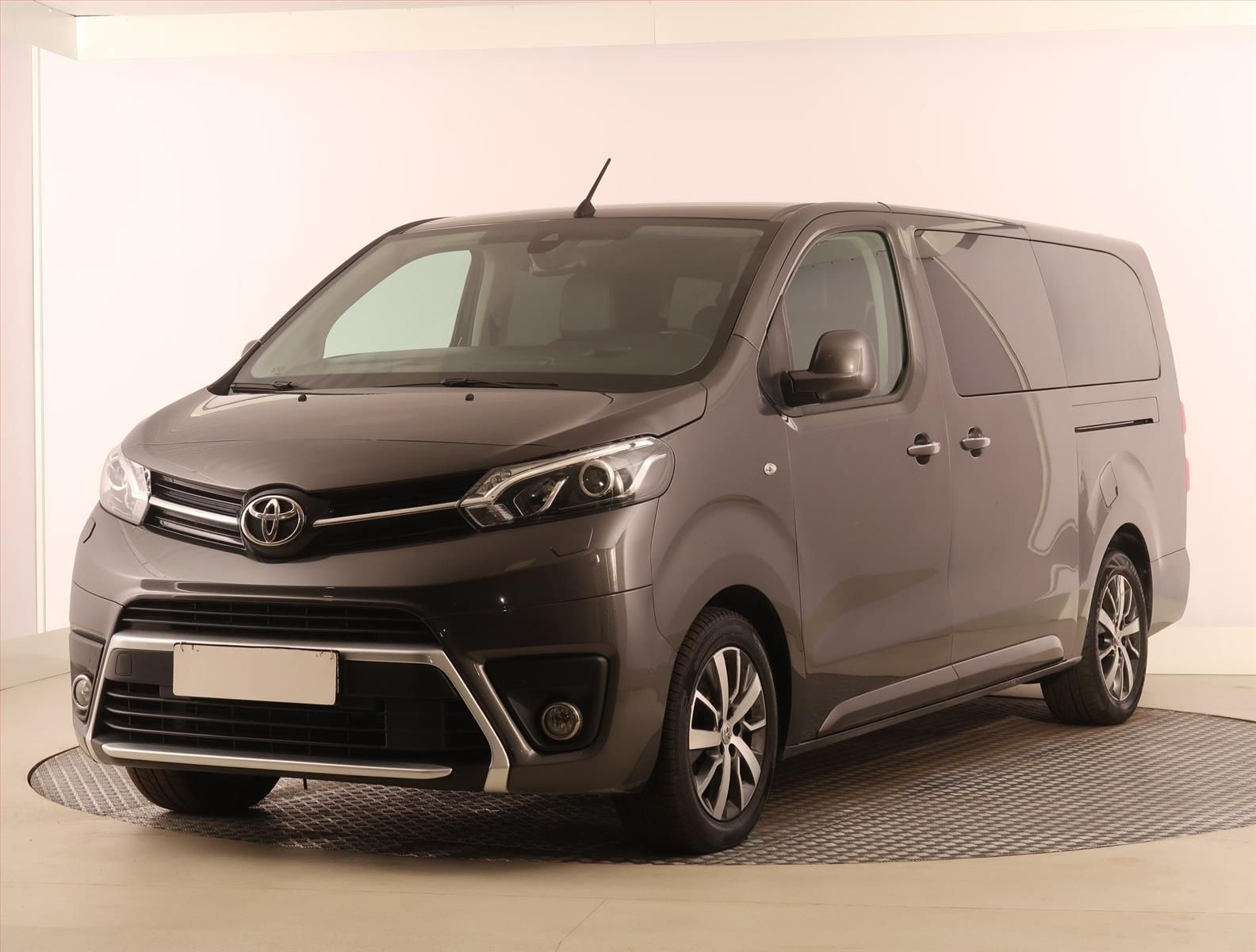 Toyota Proace Verso, 2.0 D-4D, Executive, Klima, ČR - fotka 2