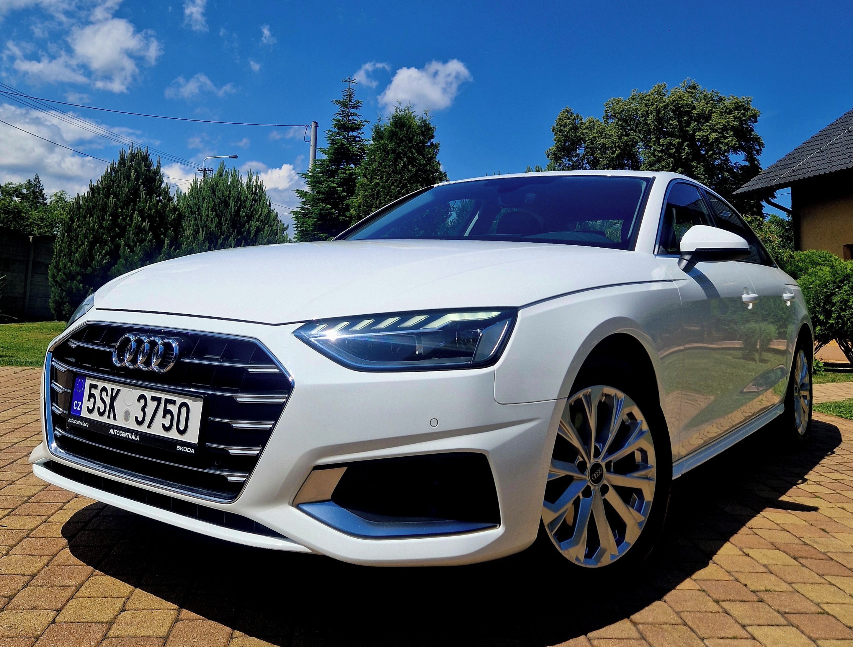 Audi A4, 35 TFSI 110kw Stronic Virtual - fotka 3