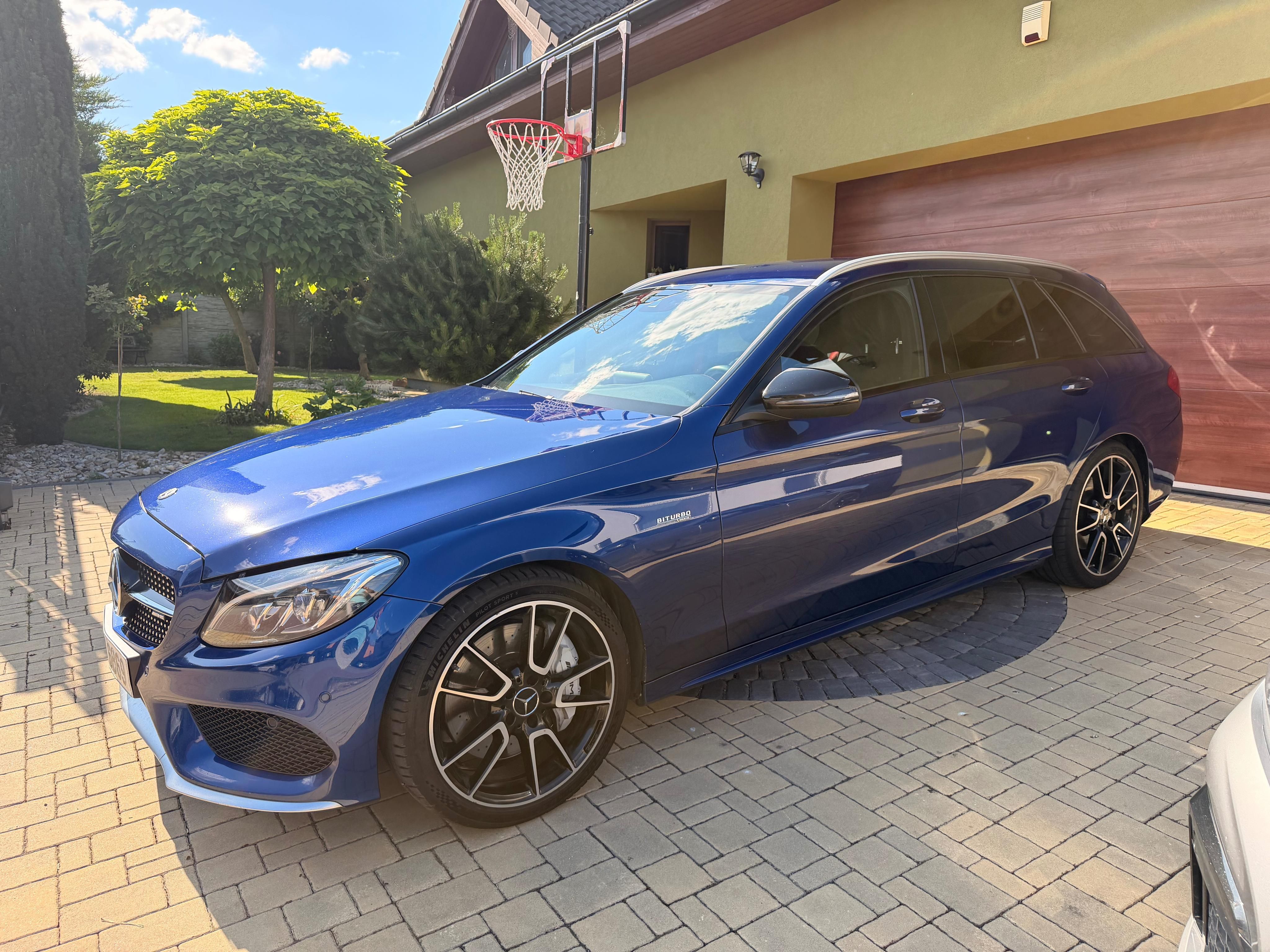 Mercedes-Benz Třídy C, 43 AMG - fotka 5