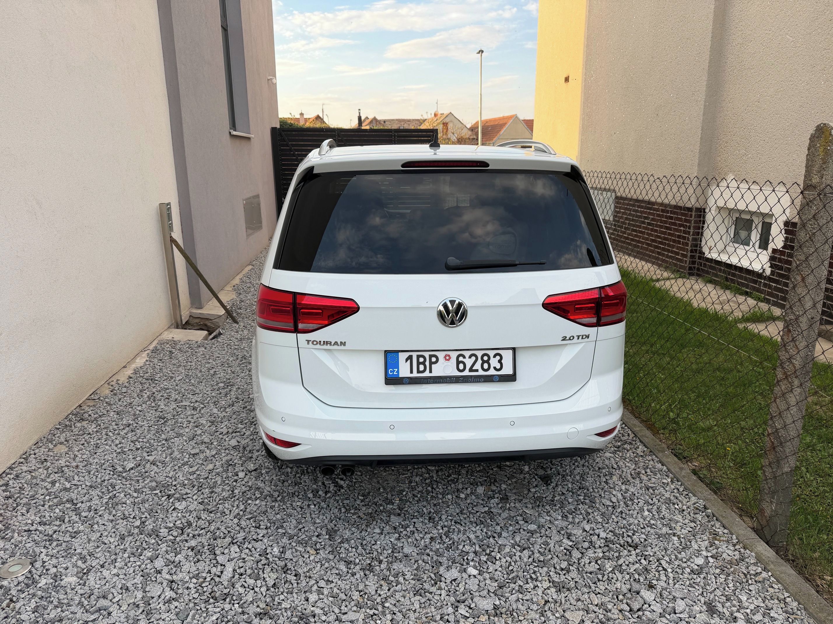 Volkswagen Touran, Touran 2.0 TDI 110kW Highline - fotka 3
