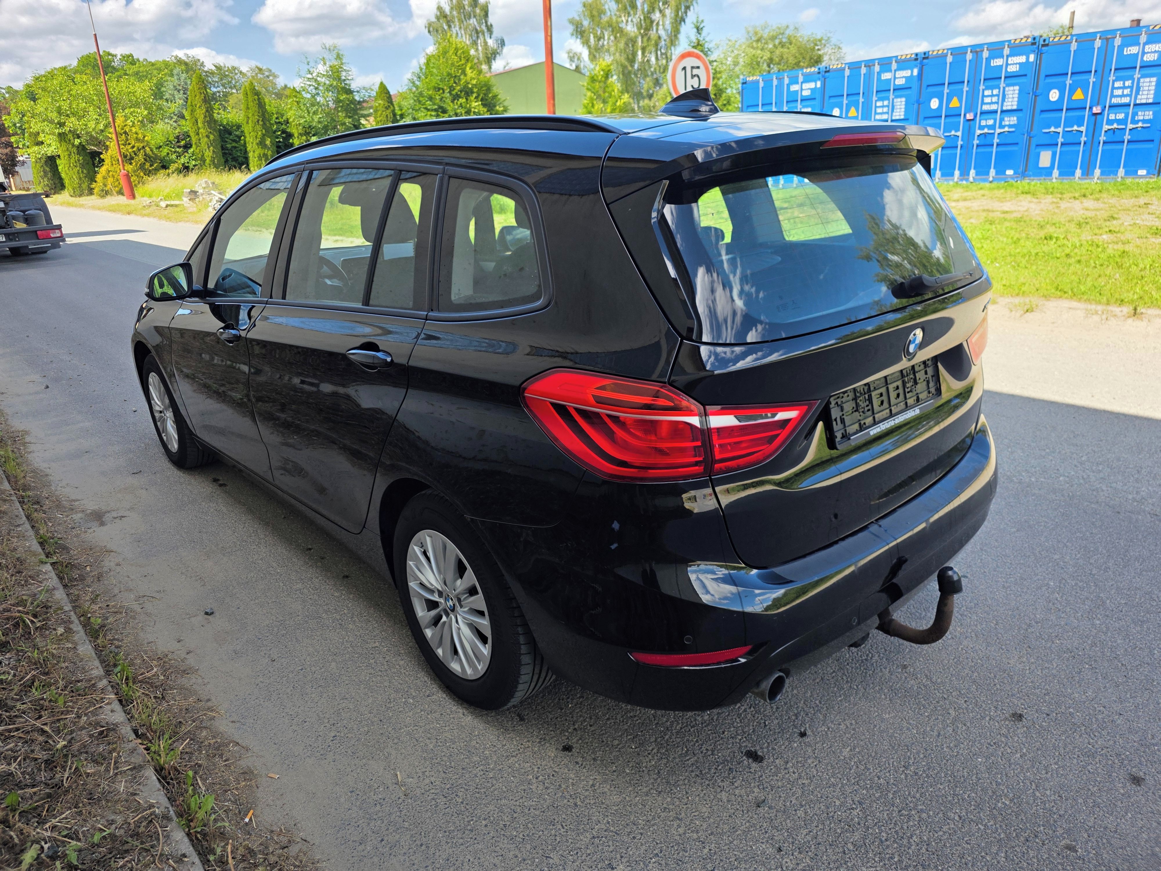 BMW Řada 2, 218i Gran Tourer - fotka 4