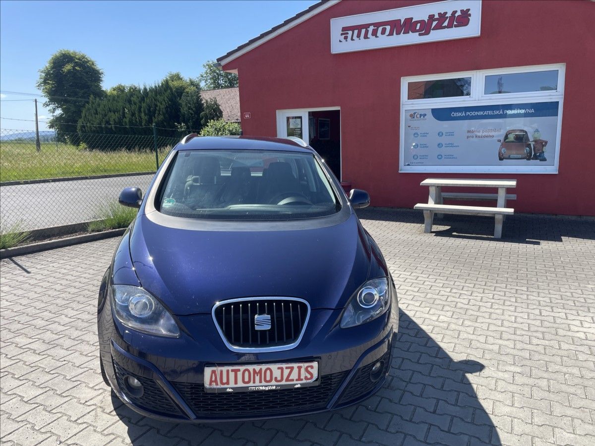 Seat Altea, 2,0 TDI DSG 1.MAJITEL 117460 K - fotka 2