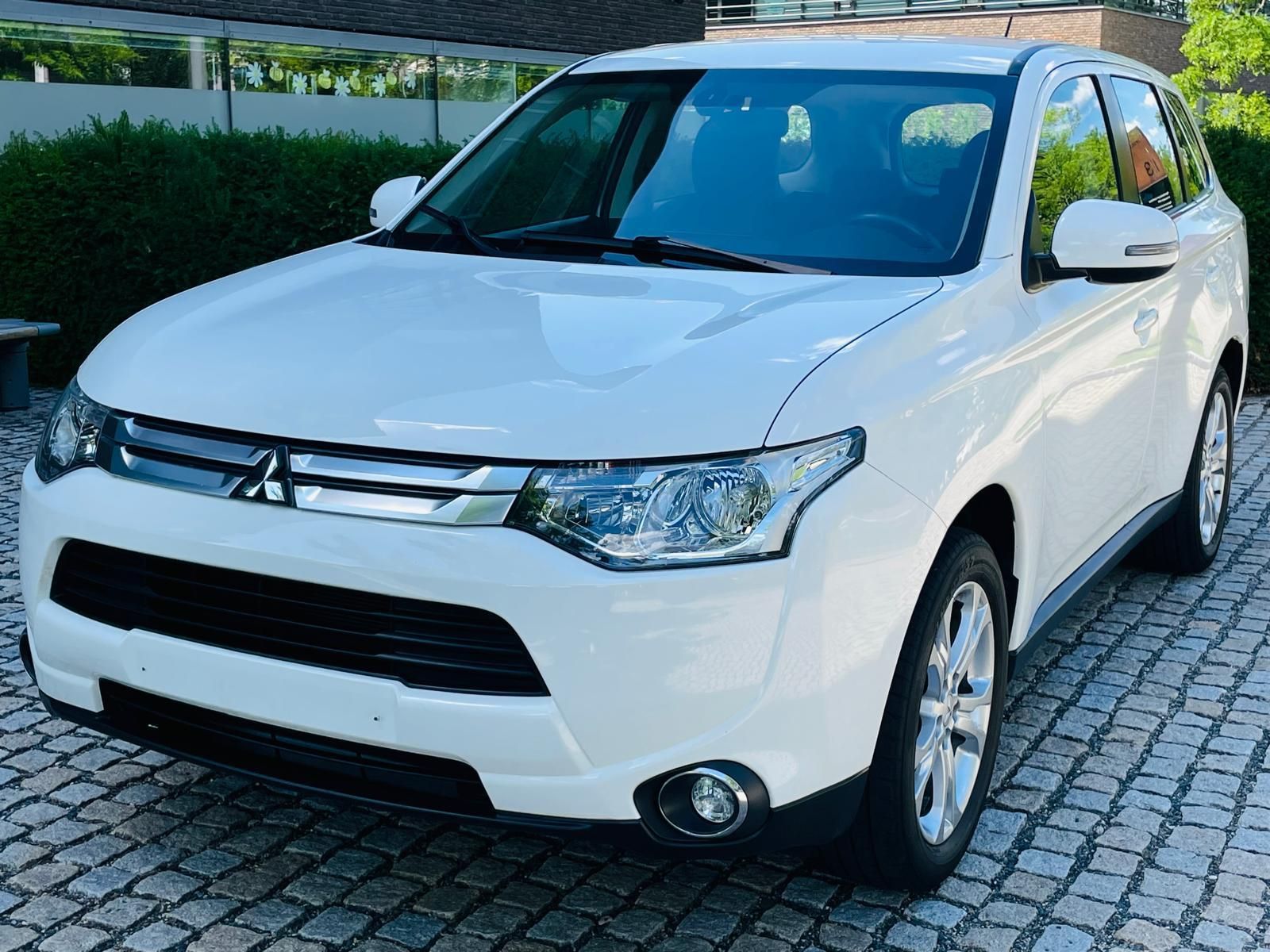 Mitsubishi Outlander, 2.0i MANUÁL 1.MAJ SERVISKA 2WD - fotka 4