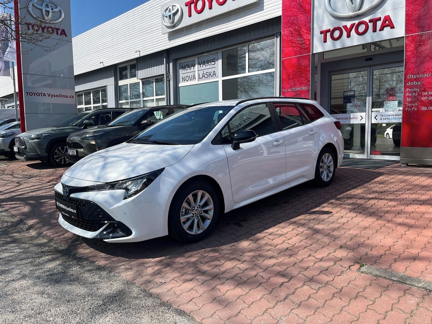 Toyota Corolla, 1.8L hybrid CVT (2x4) Comfort - fotka 2