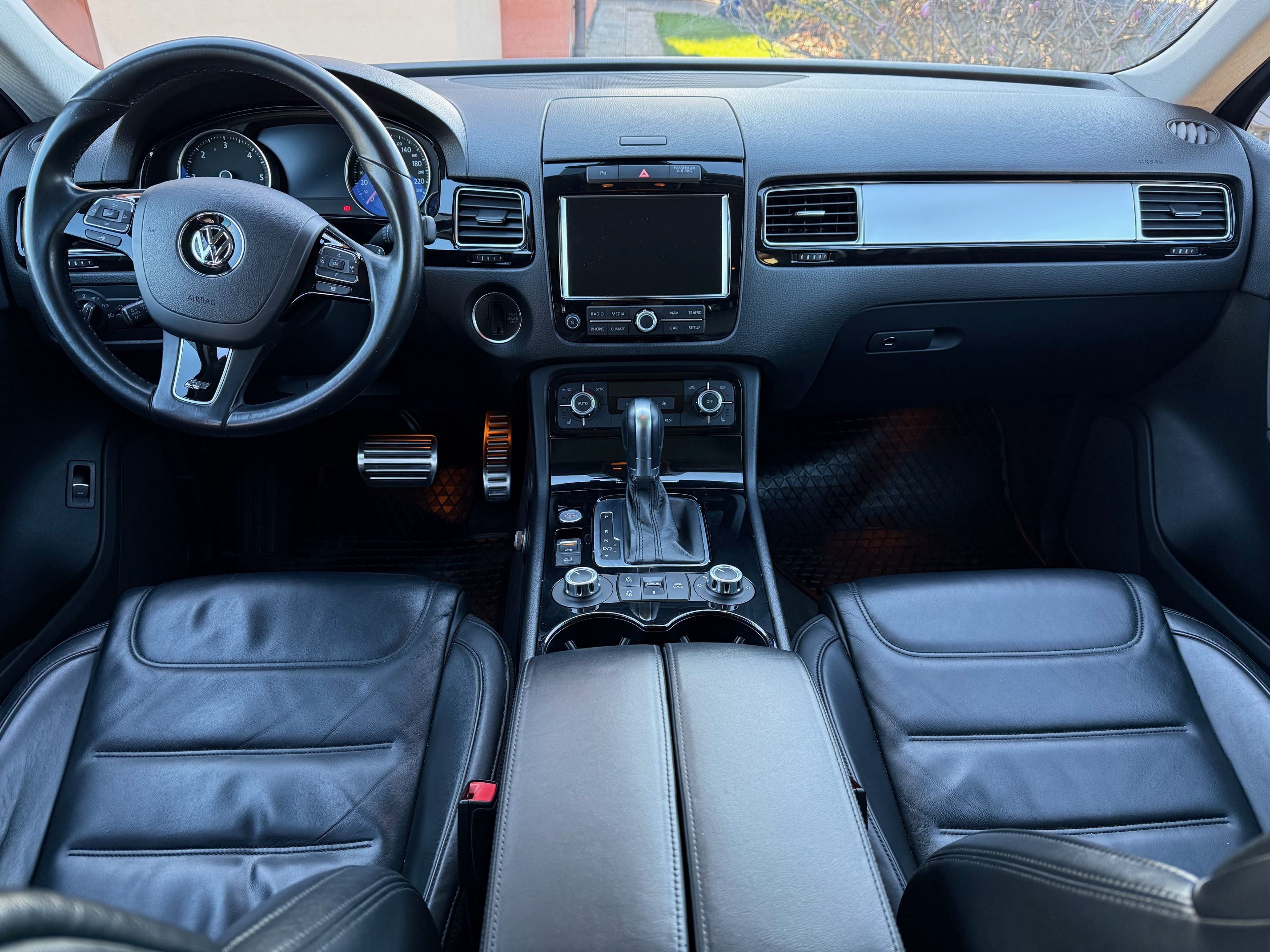 Volkswagen Touareg, R Line, Vzduch, Servisováno - fotka 6